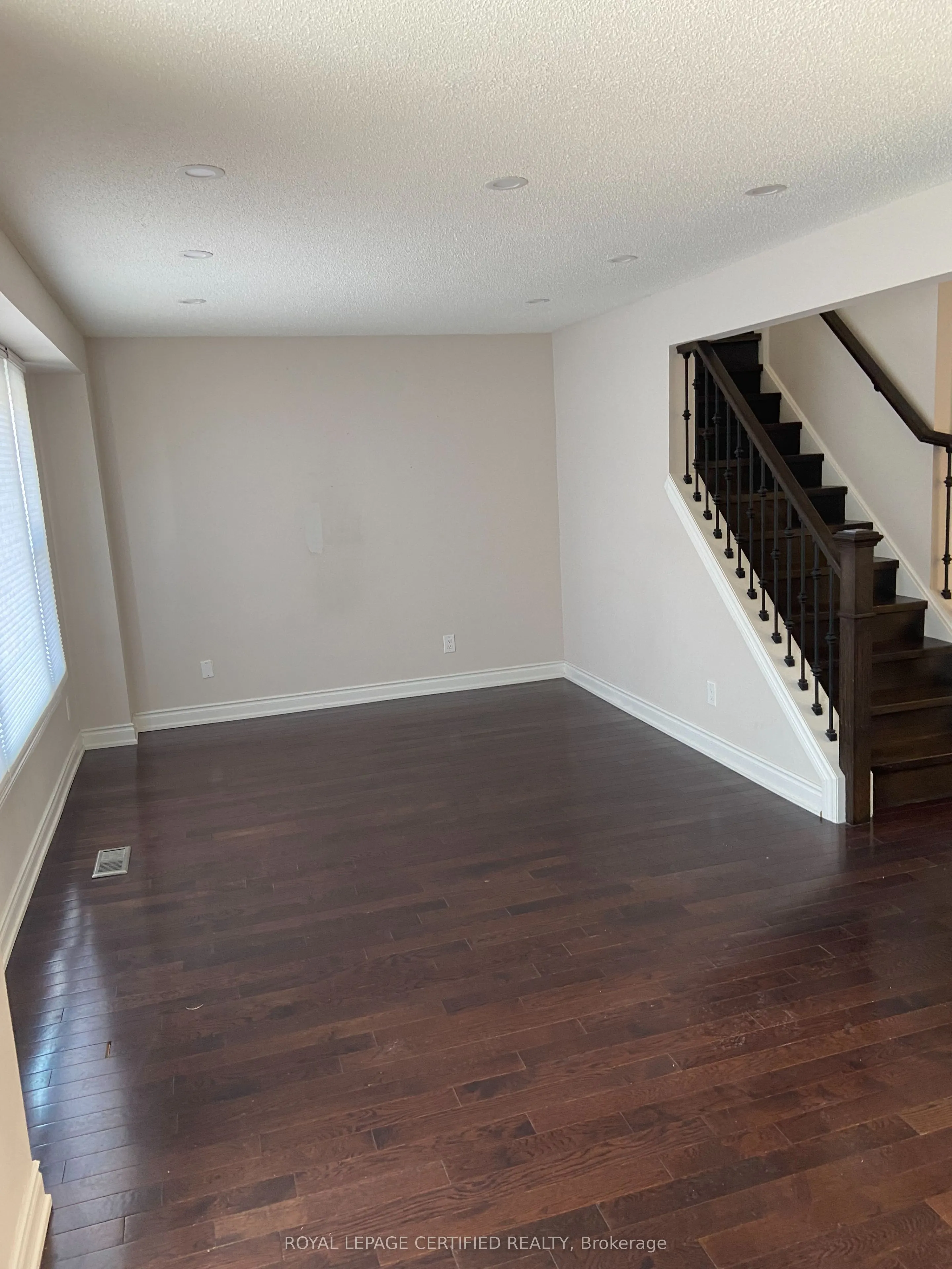 3221 Victoria Street, #Upper