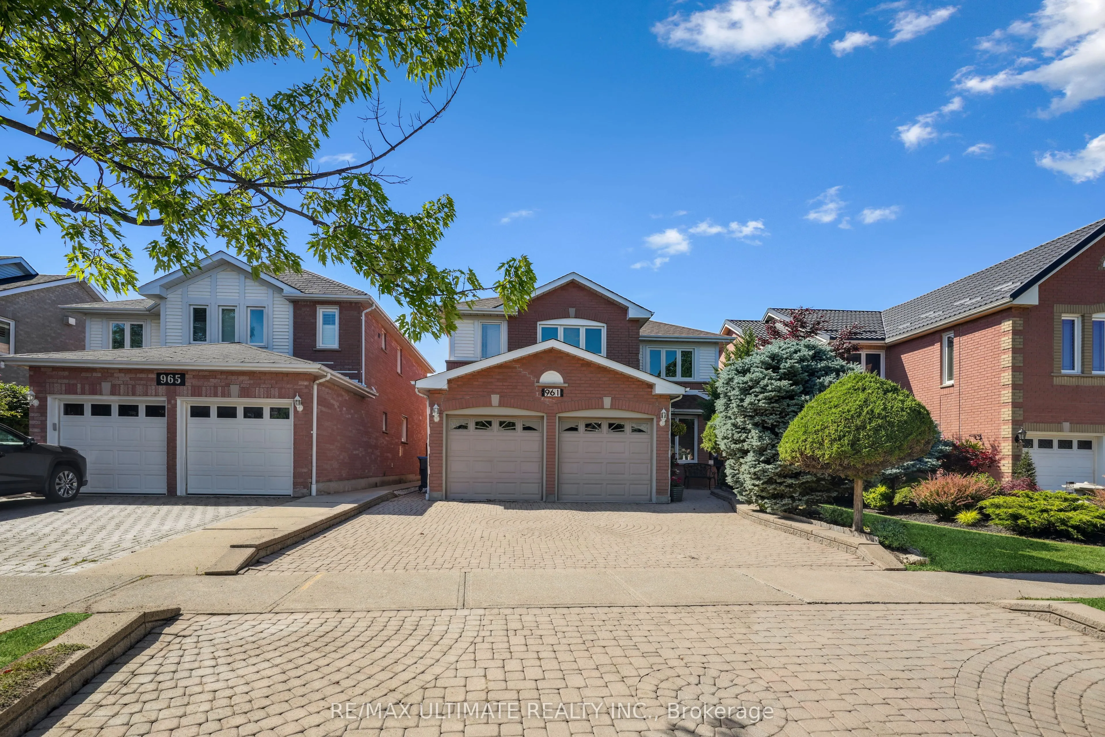 961 Focal Road