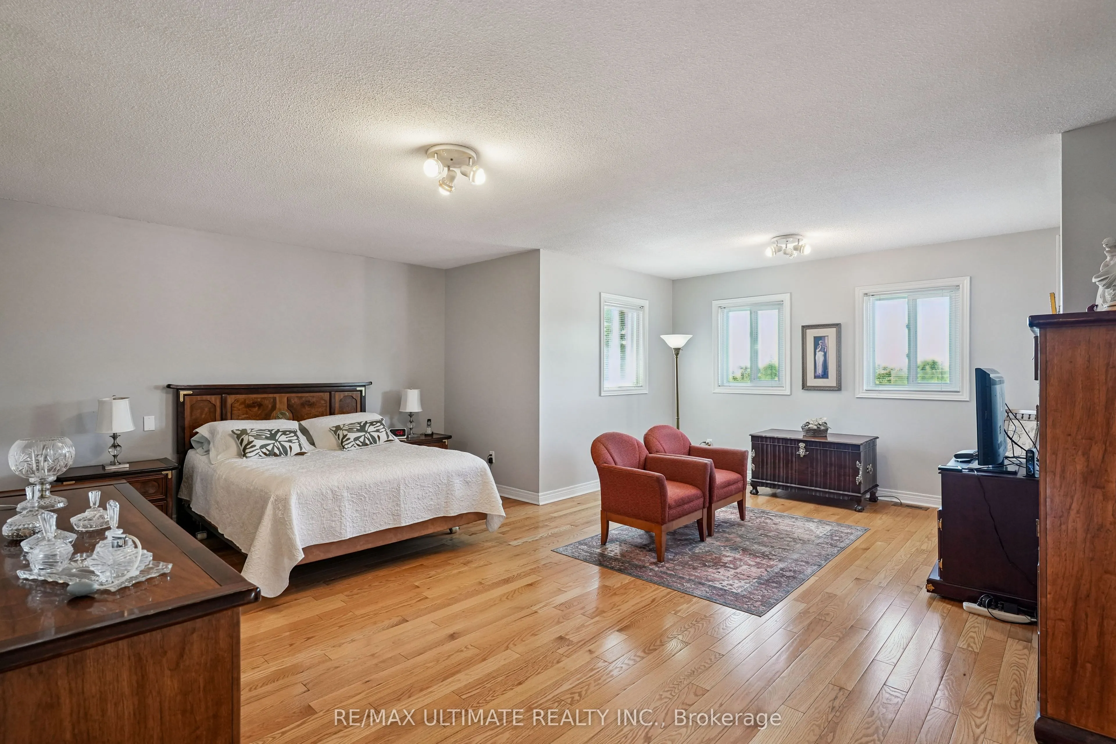 961 Focal Road