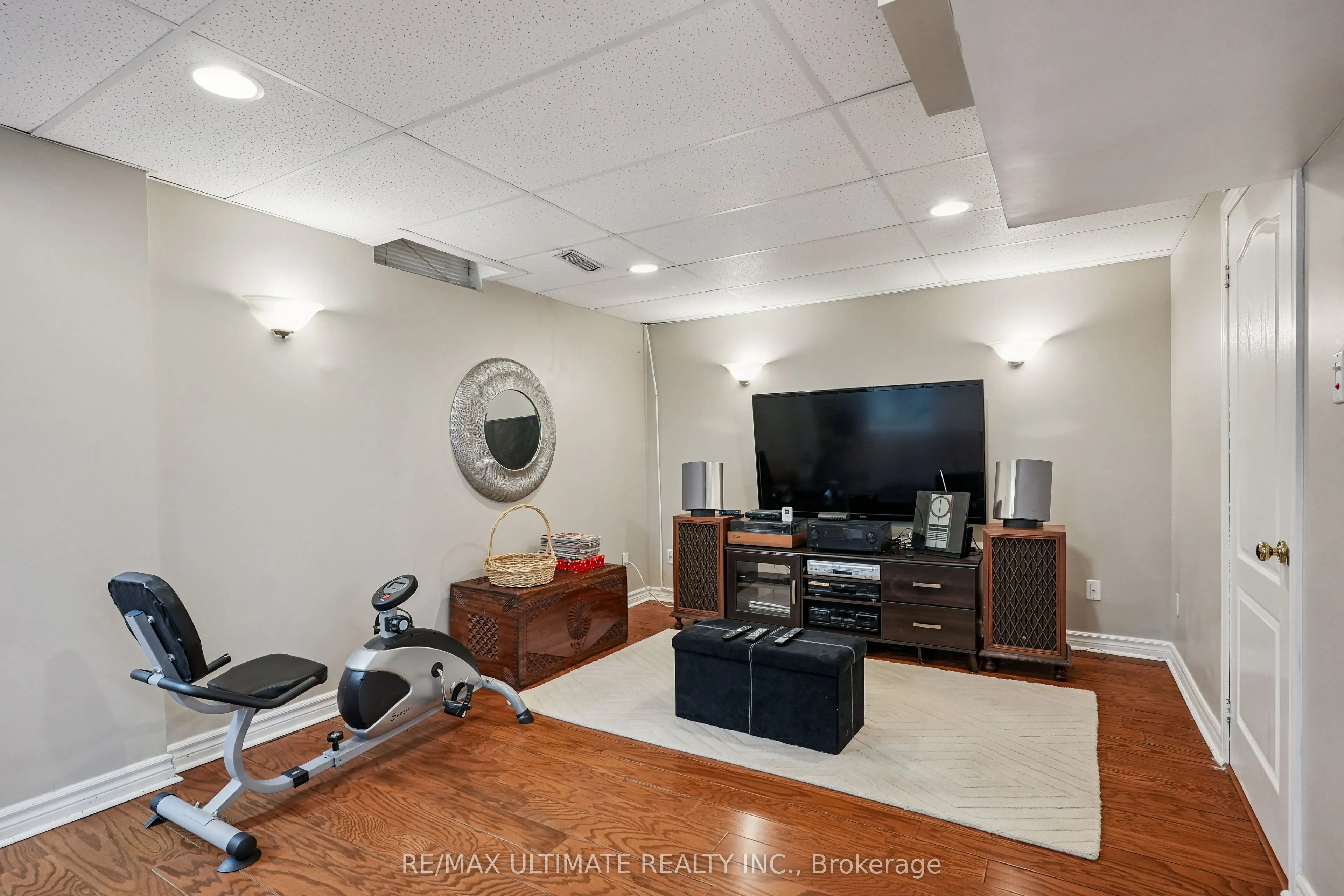 961 Focal Road