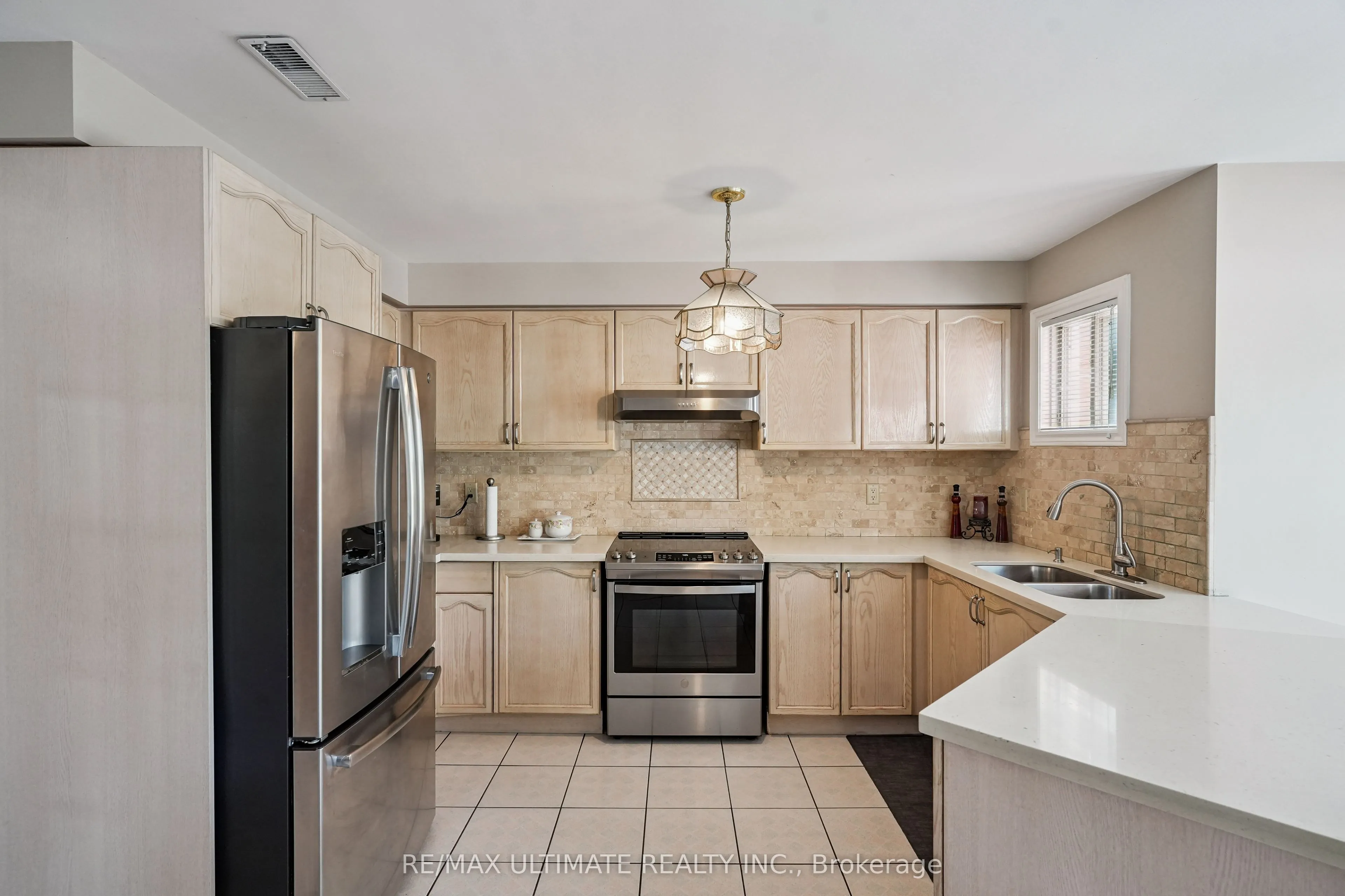 961 Focal Road