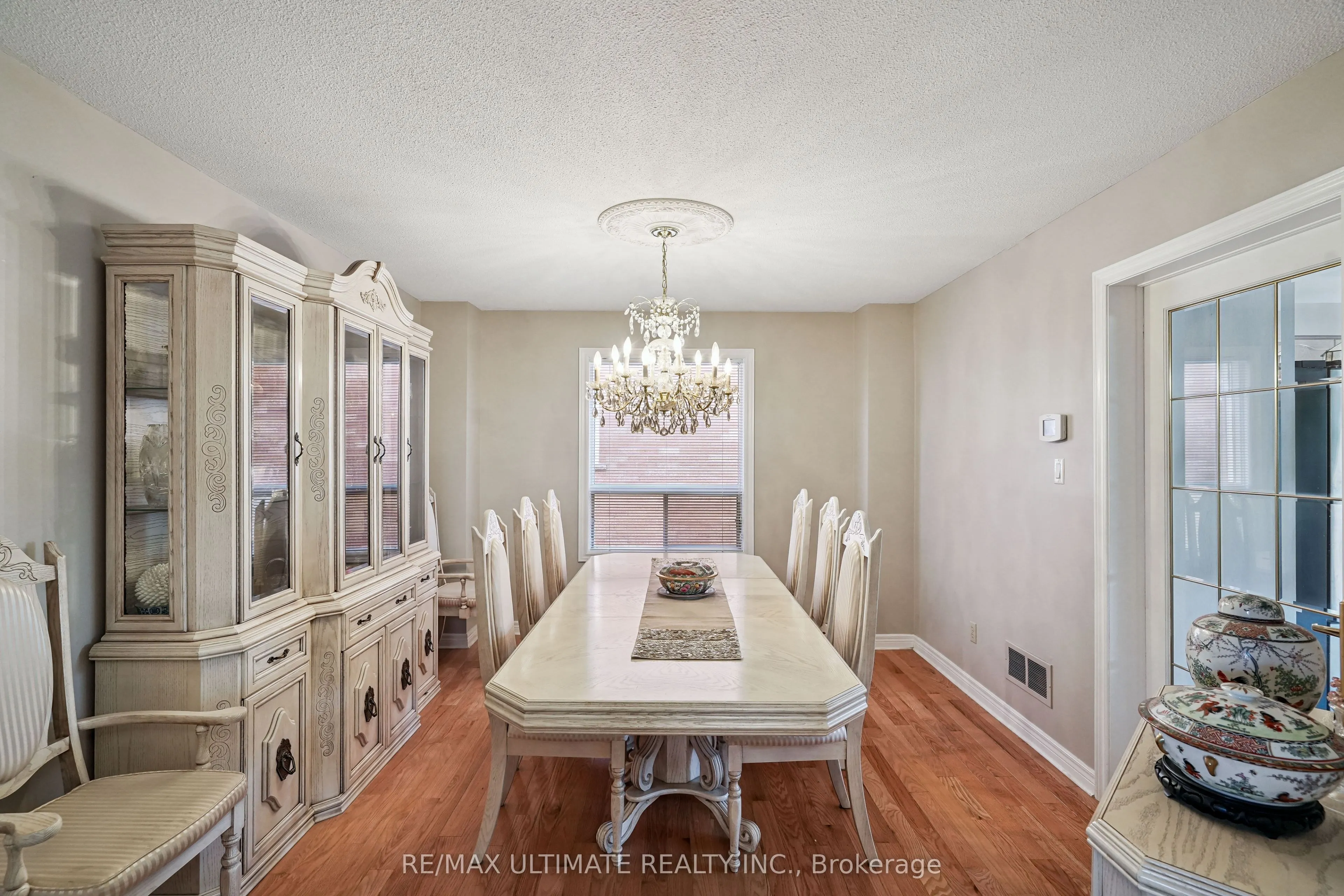 961 Focal Road