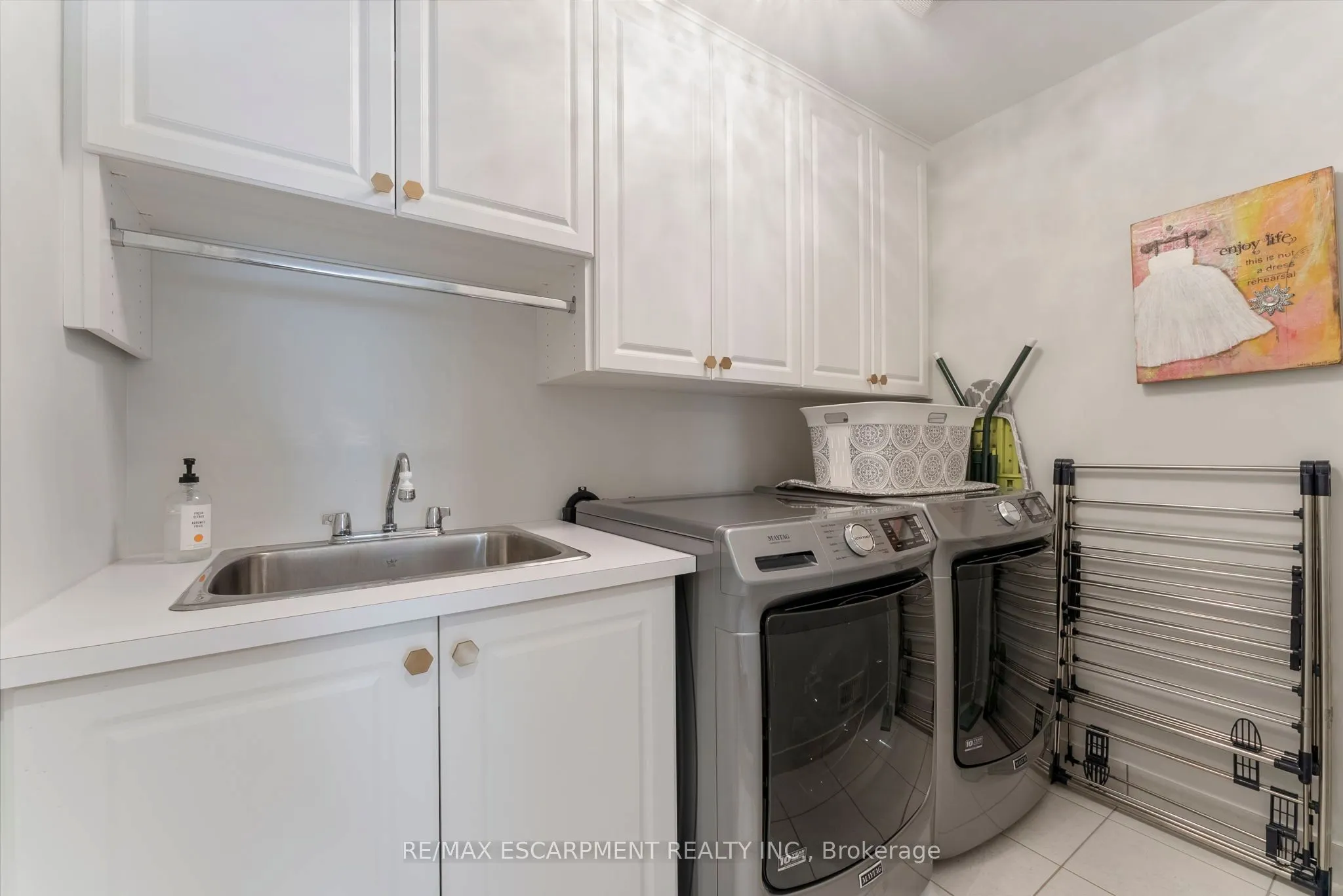 3143 Watercliffe Court