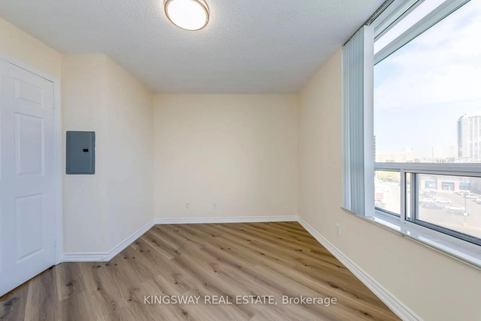 35 Kingsbridge Garden Circle, #708
