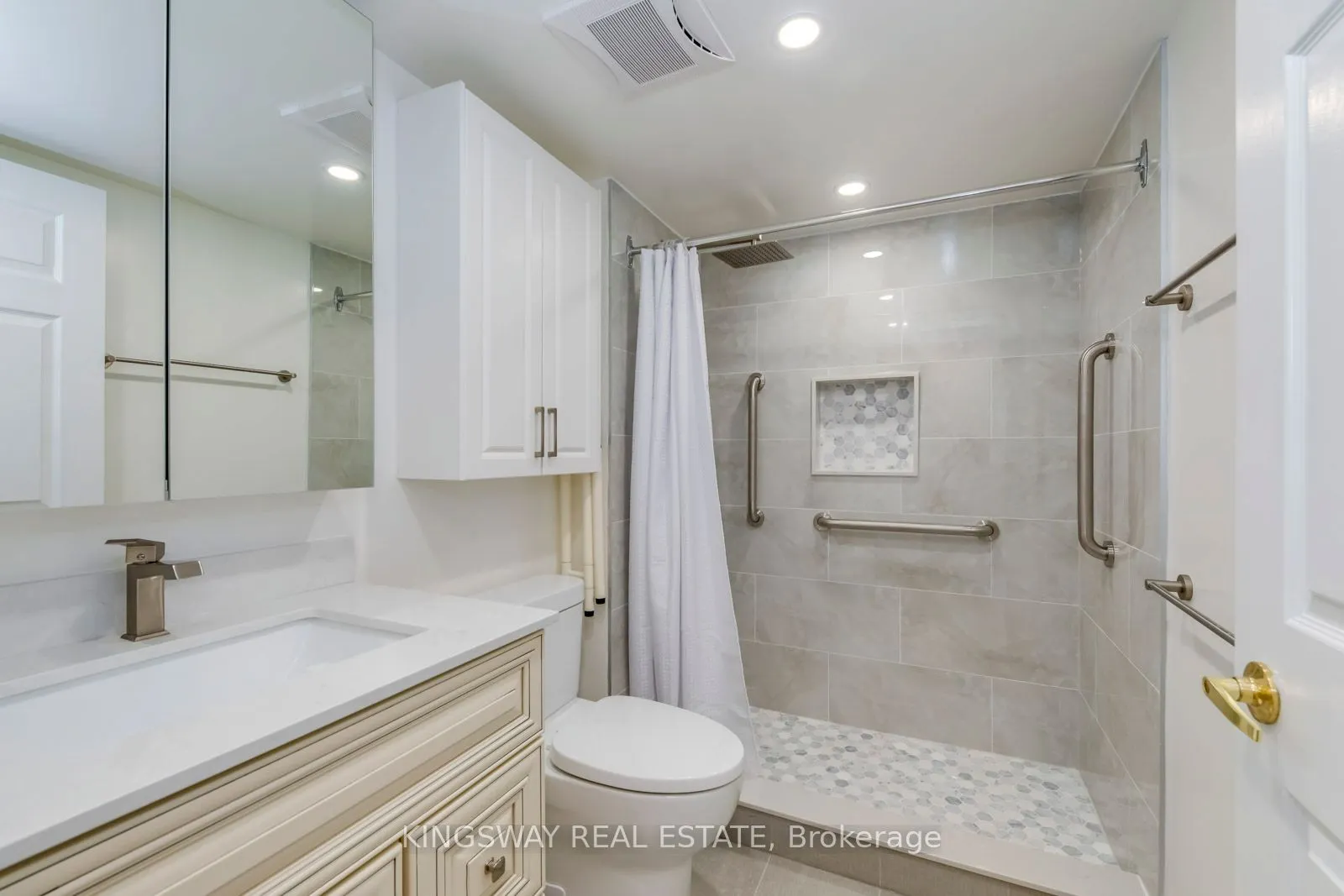 35 Kingsbridge Garden Circle, #708