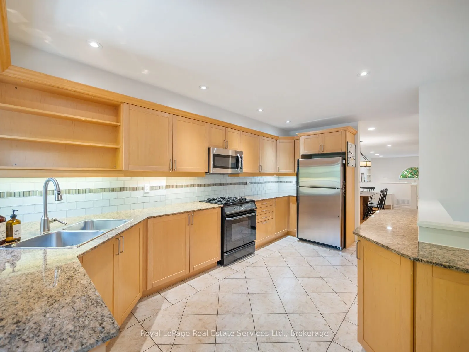 81 Brant Street