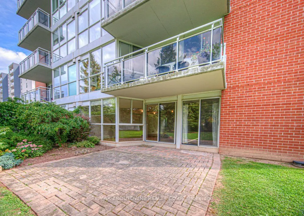 1071 Queens Avenue, #103