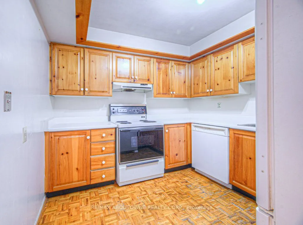 1071 Queens Avenue, #103