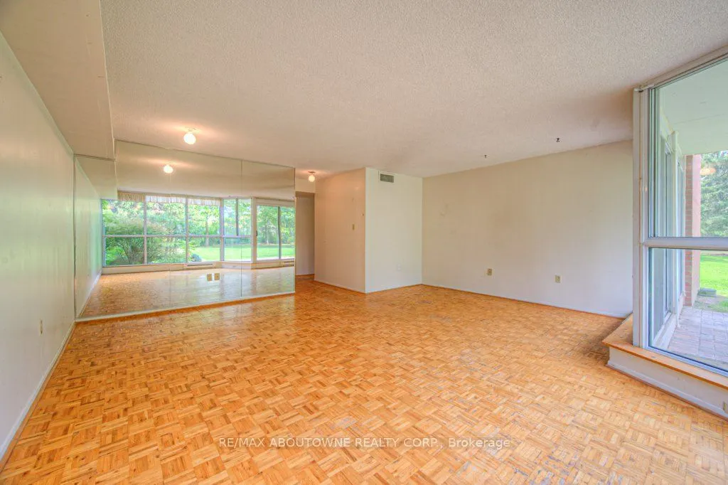 1071 Queens Avenue, #103