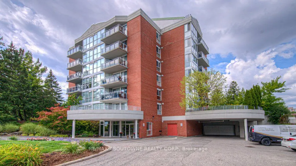 1071 Queens Avenue, #103