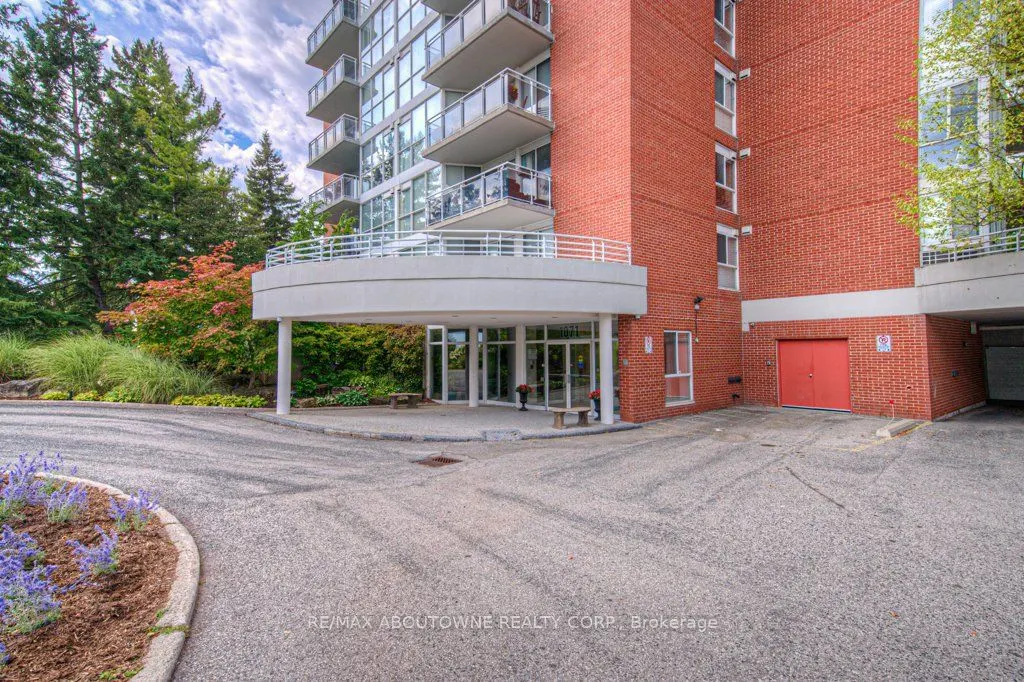1071 Queens Avenue, #103