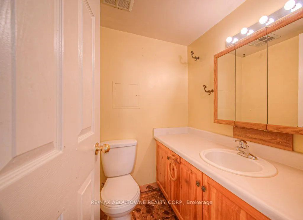 1071 Queens Avenue, #103