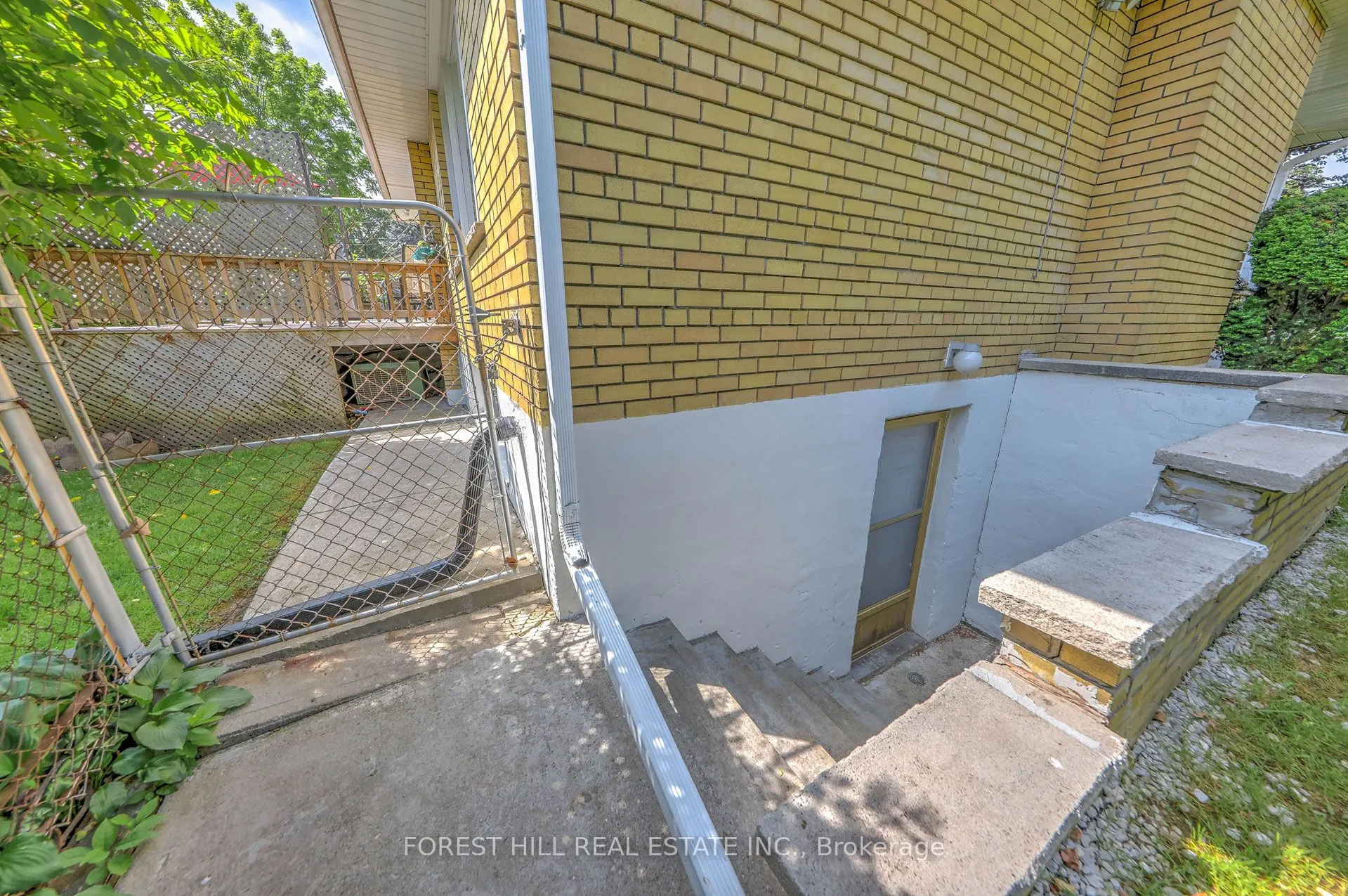 89 Portage Avenue