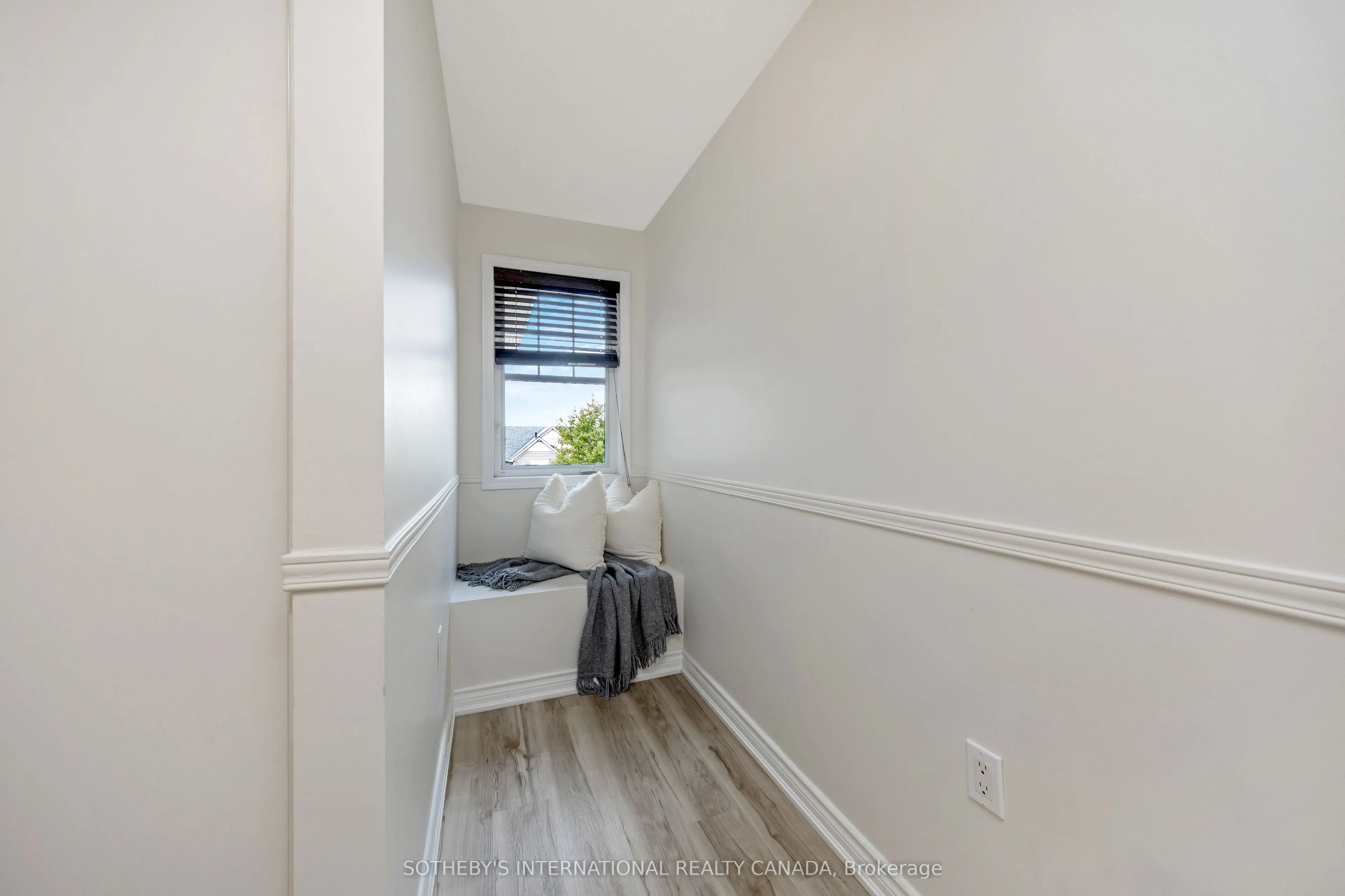 921 Burrows Gate