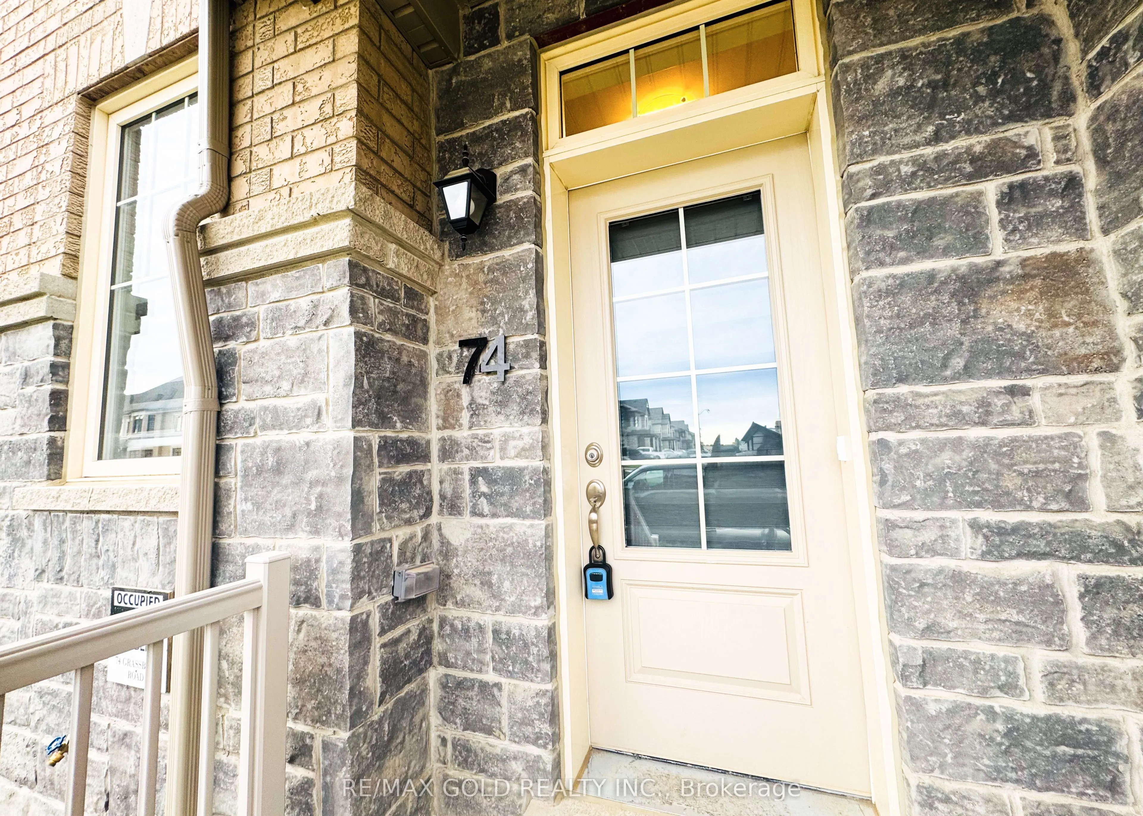 74 Grassbank Road