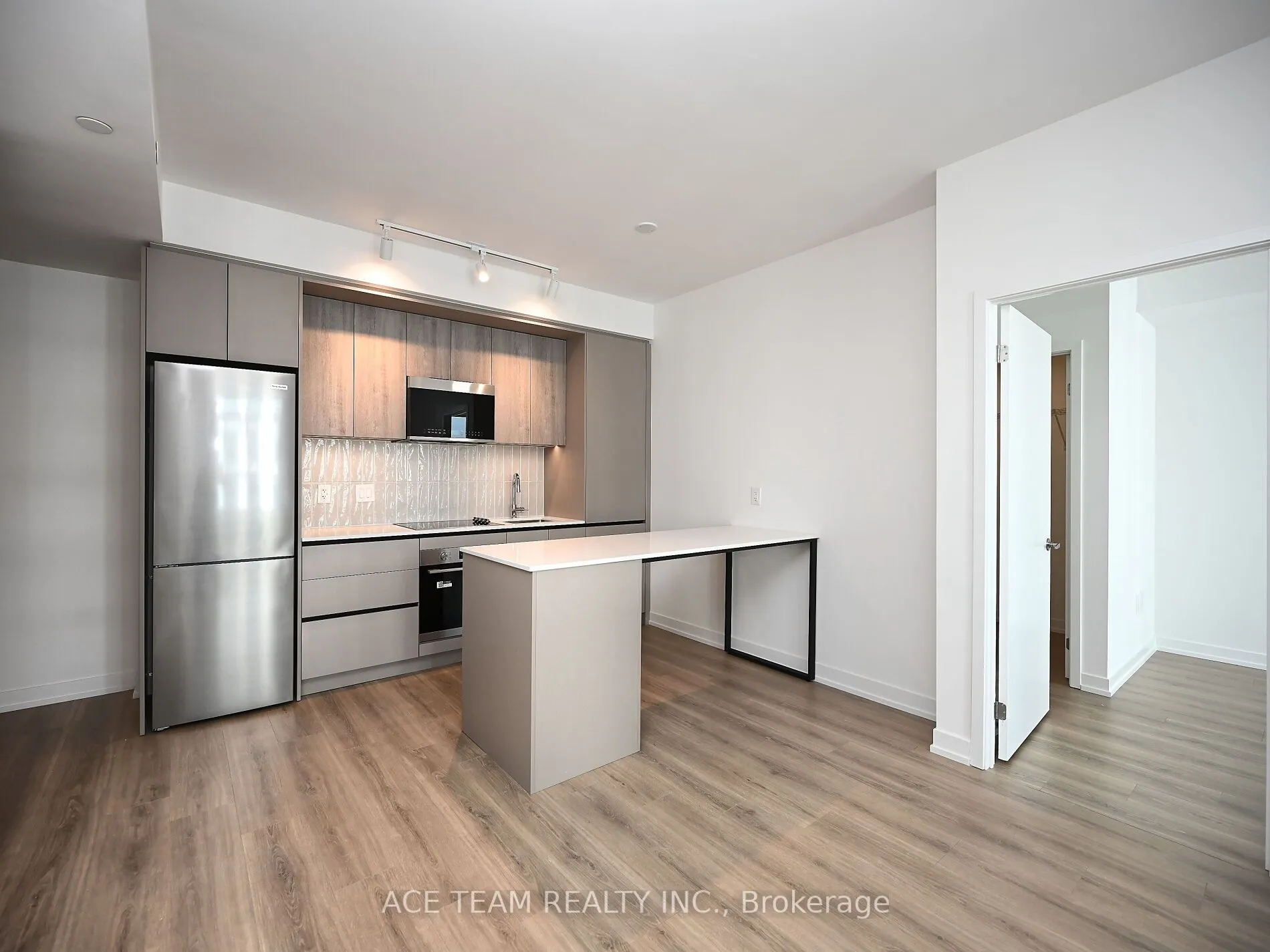 2485 Eglinton Avenue W, #1404