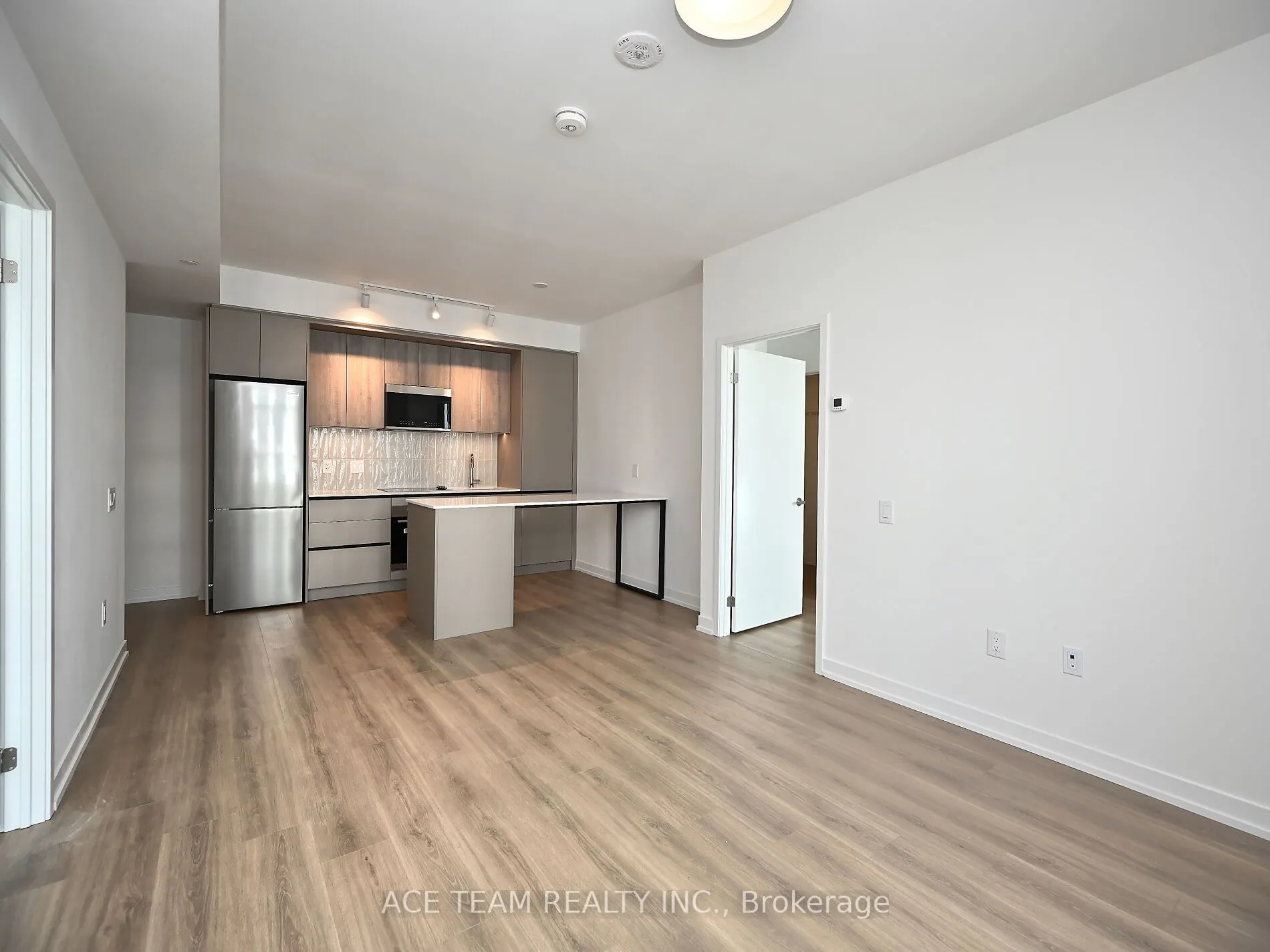2485 Eglinton Avenue W, #1404