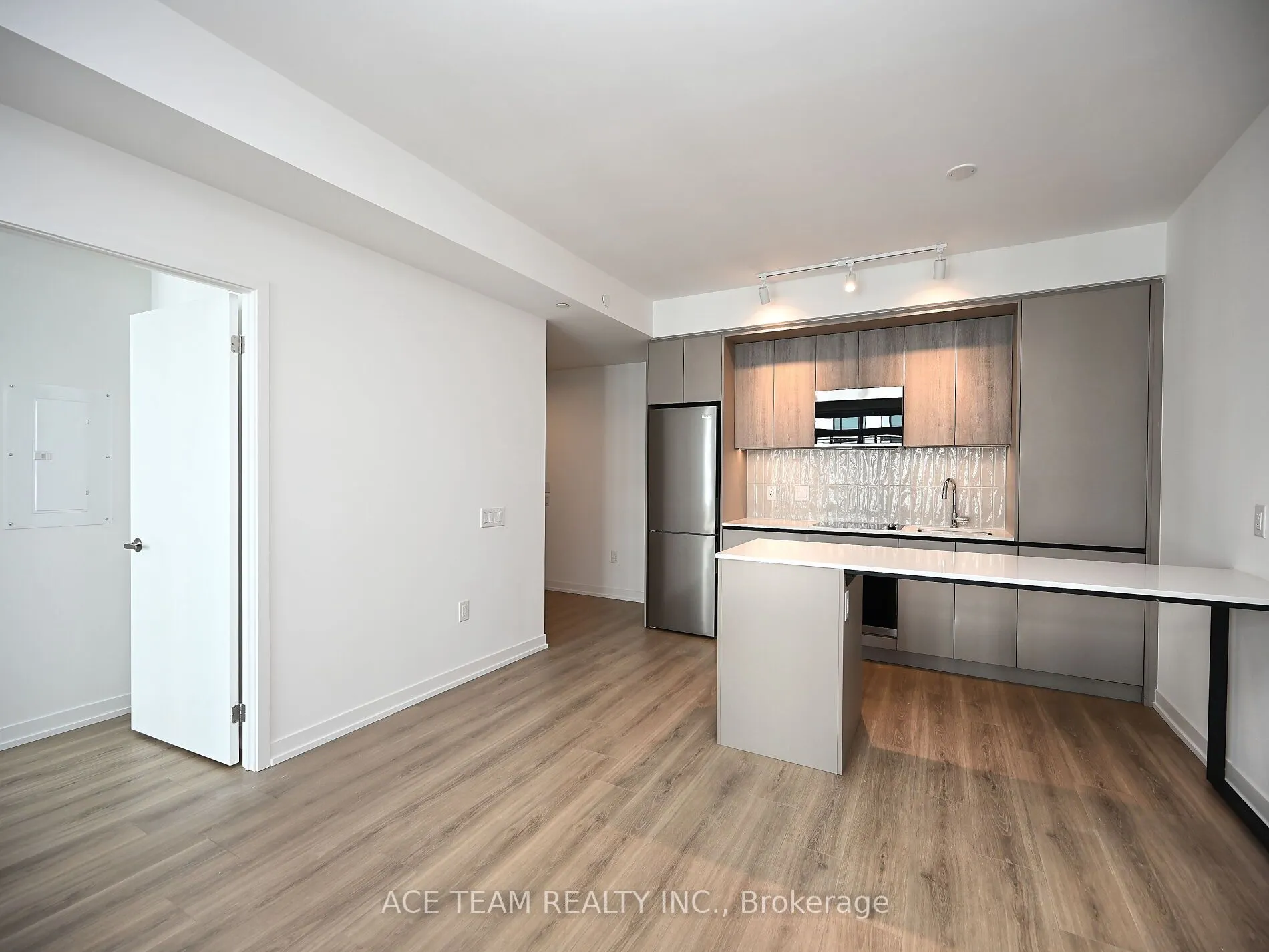 2485 Eglinton Avenue W, #1404