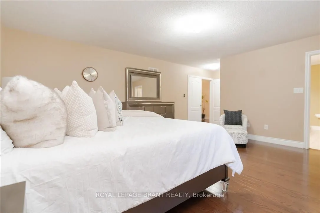 39 Huntspoint Drive