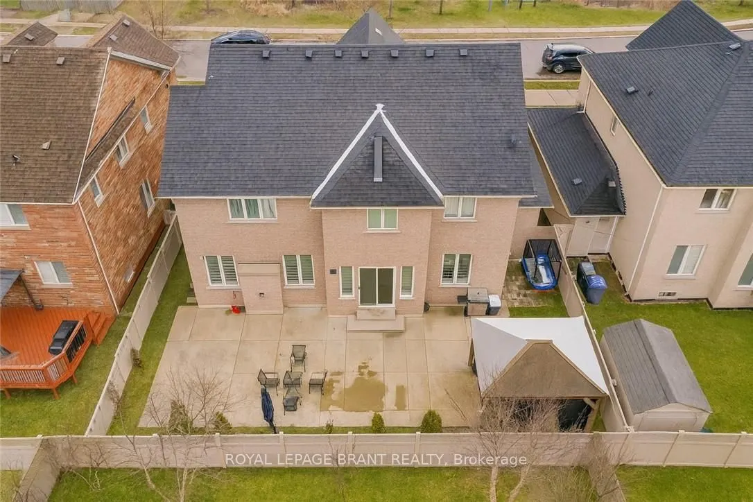 39 Huntspoint Drive