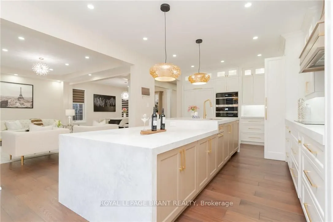 39 Huntspoint Drive