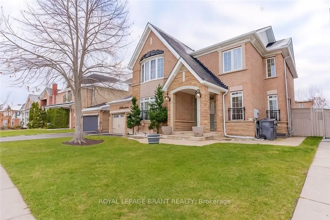 39 Huntspoint Drive