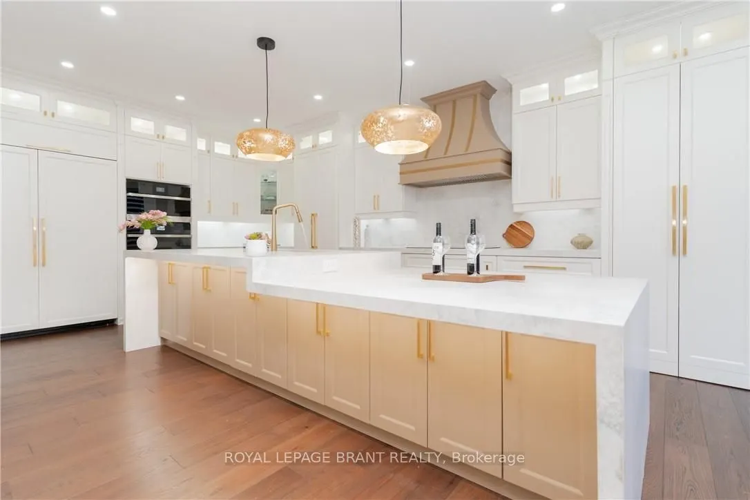 39 Huntspoint Drive