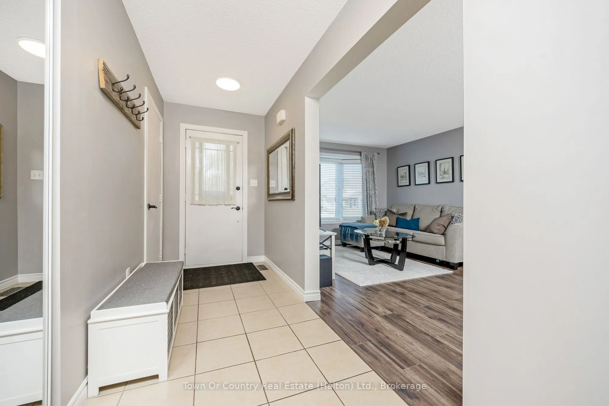 574 LAURIER Avenue