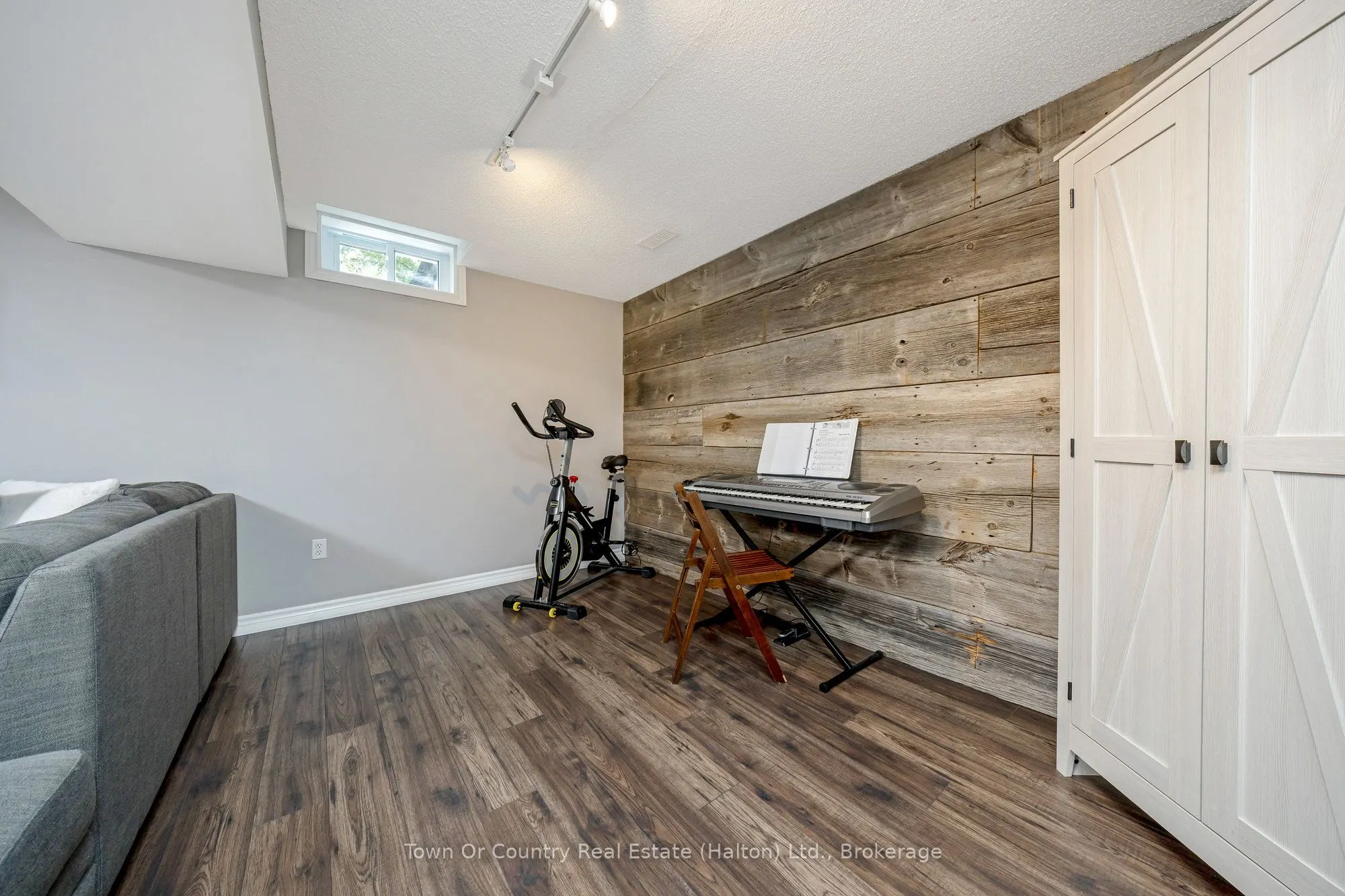 574 LAURIER Avenue