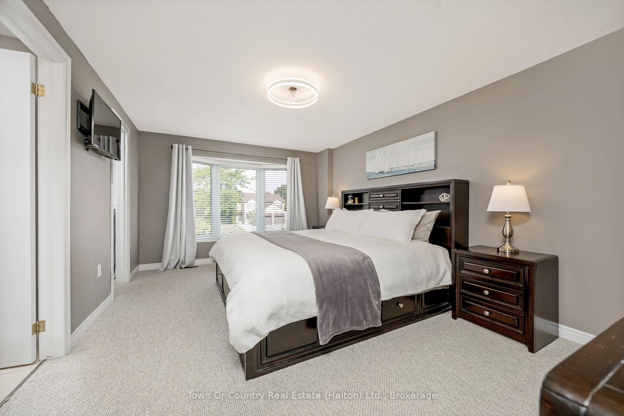 574 LAURIER Avenue