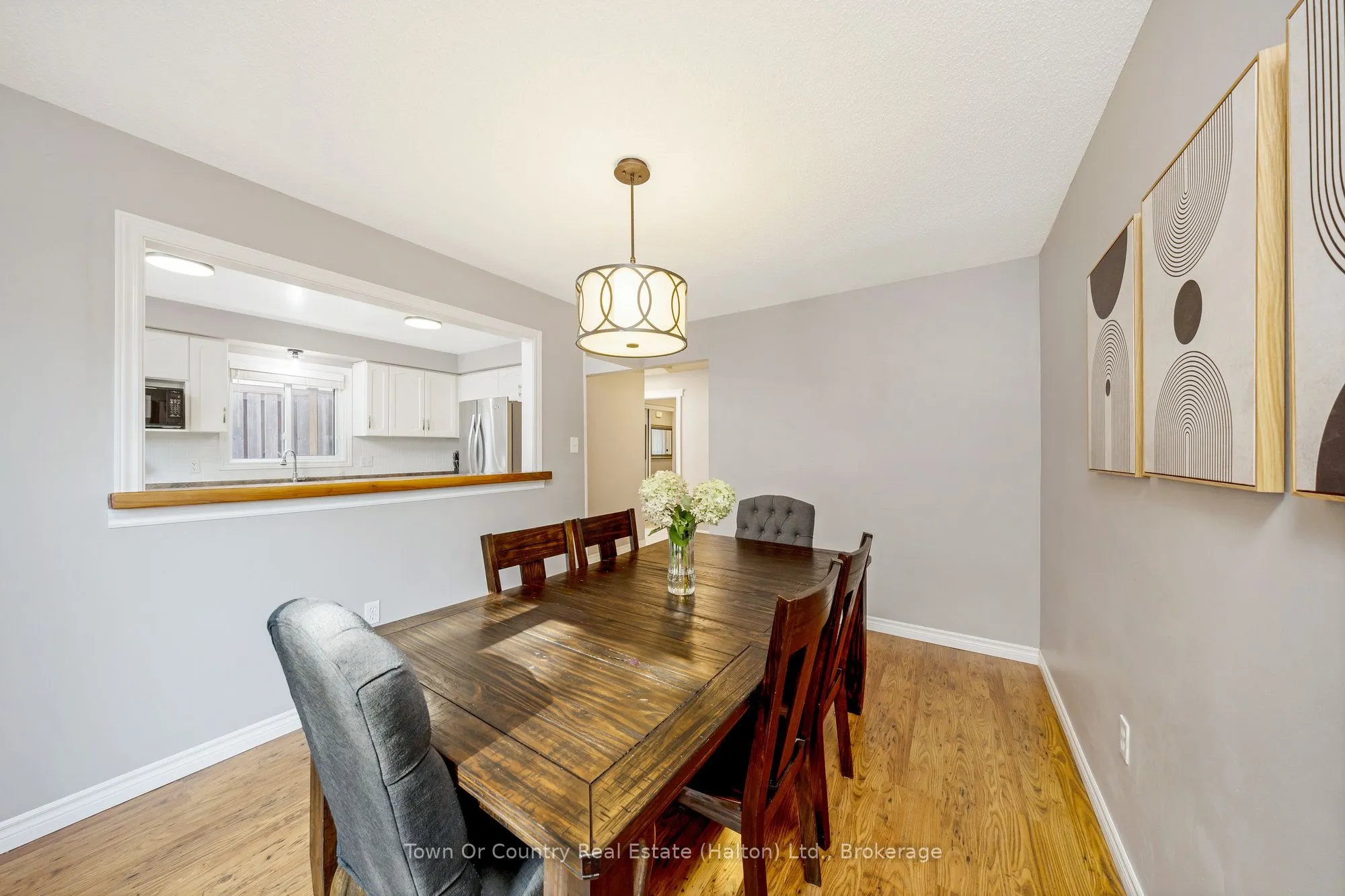 574 LAURIER Avenue