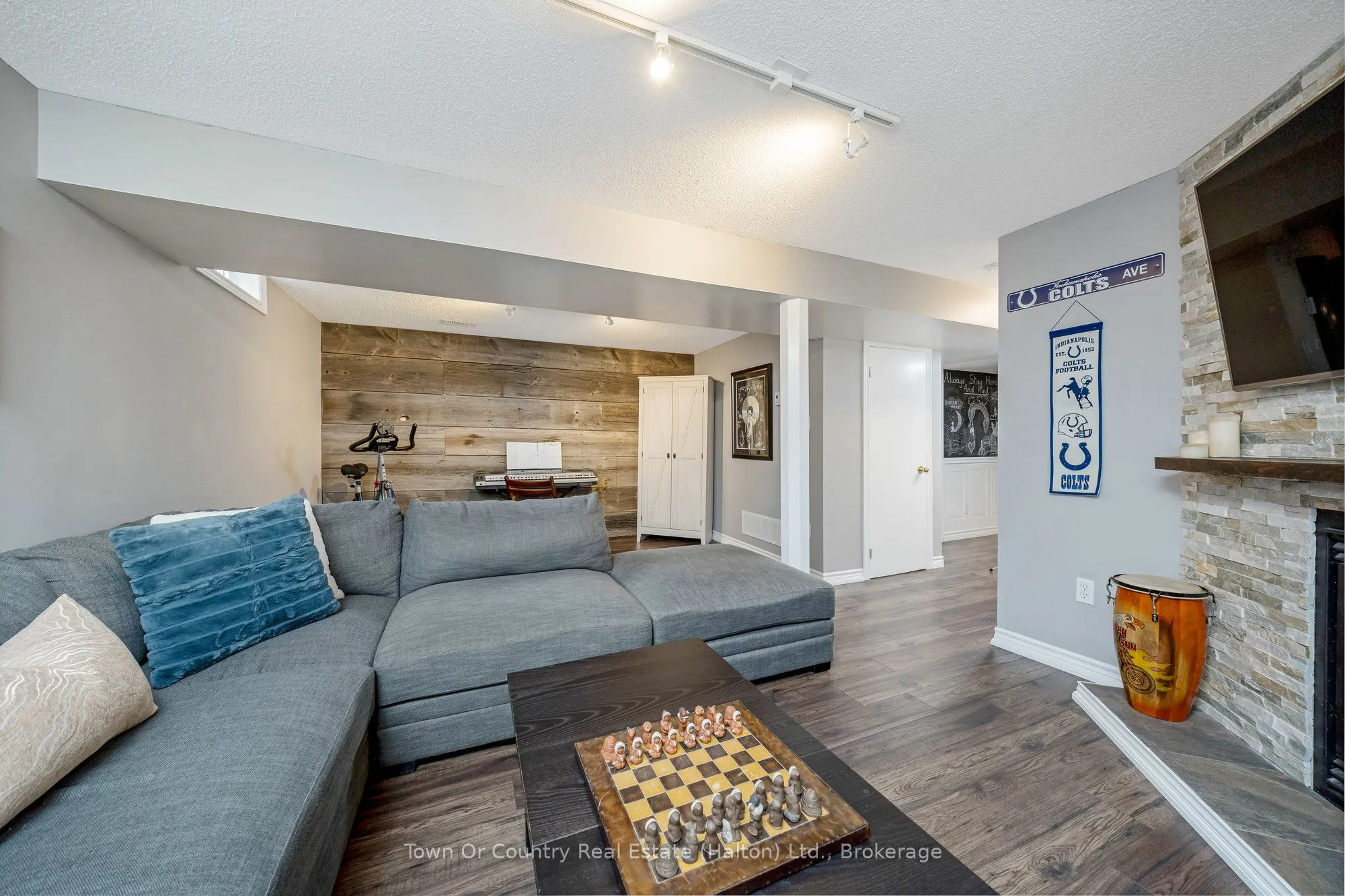 574 LAURIER Avenue