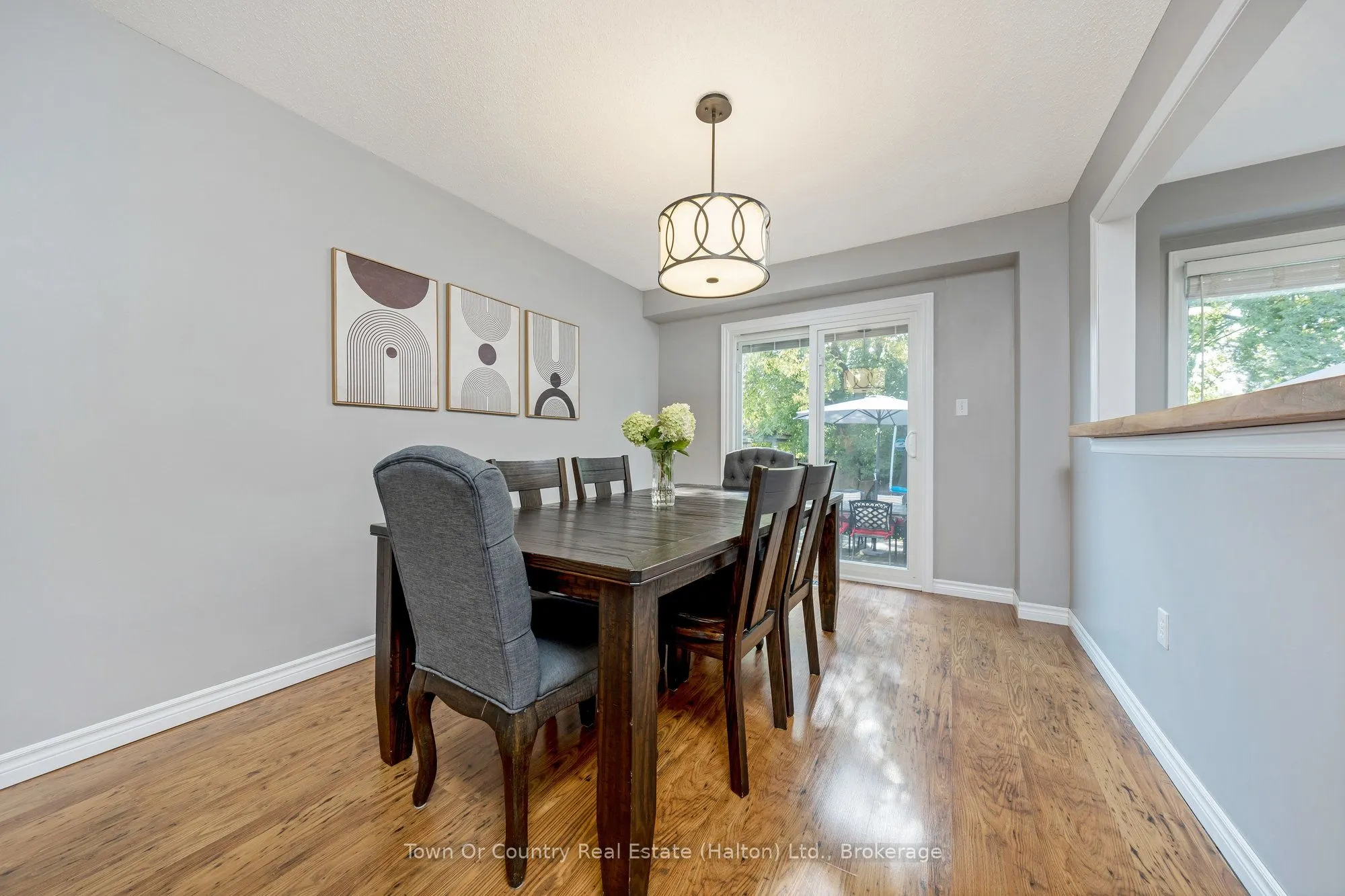 574 LAURIER Avenue