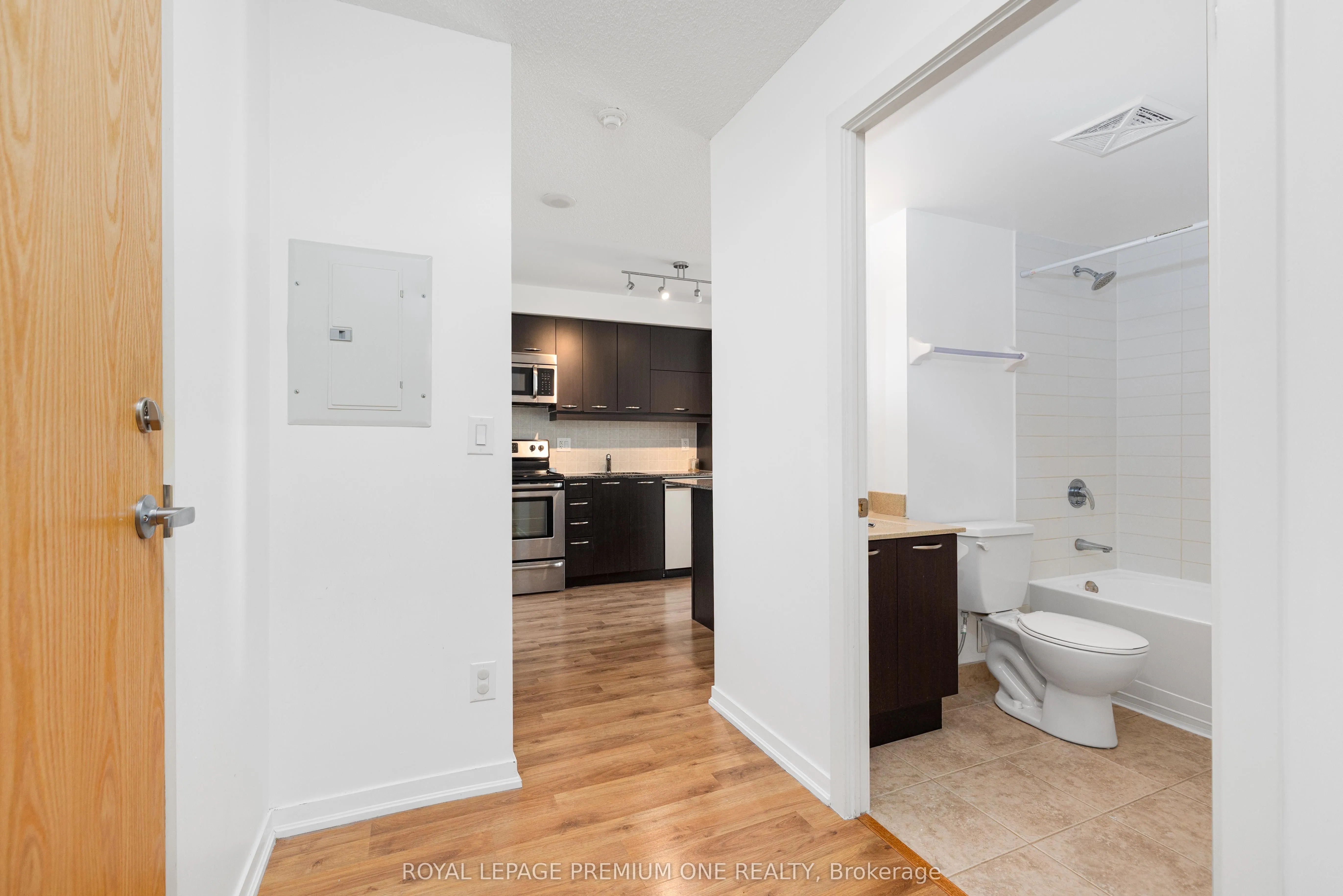 38 Joe Shuster Way, #1910