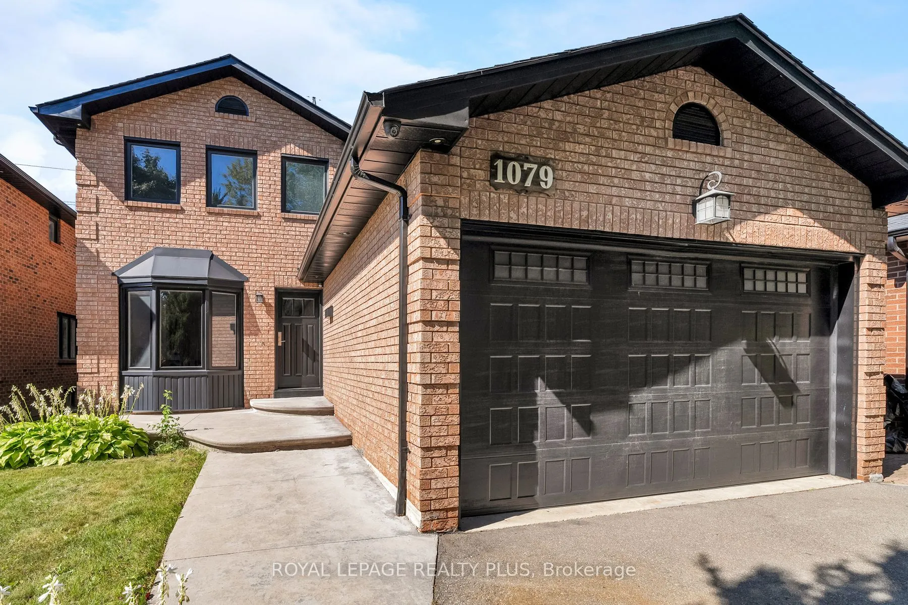 1079 Hedge Drive