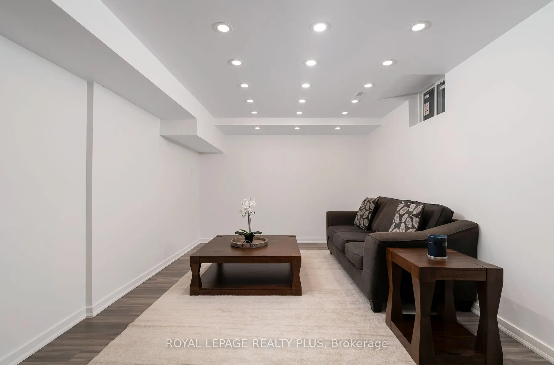 1079 Hedge Drive