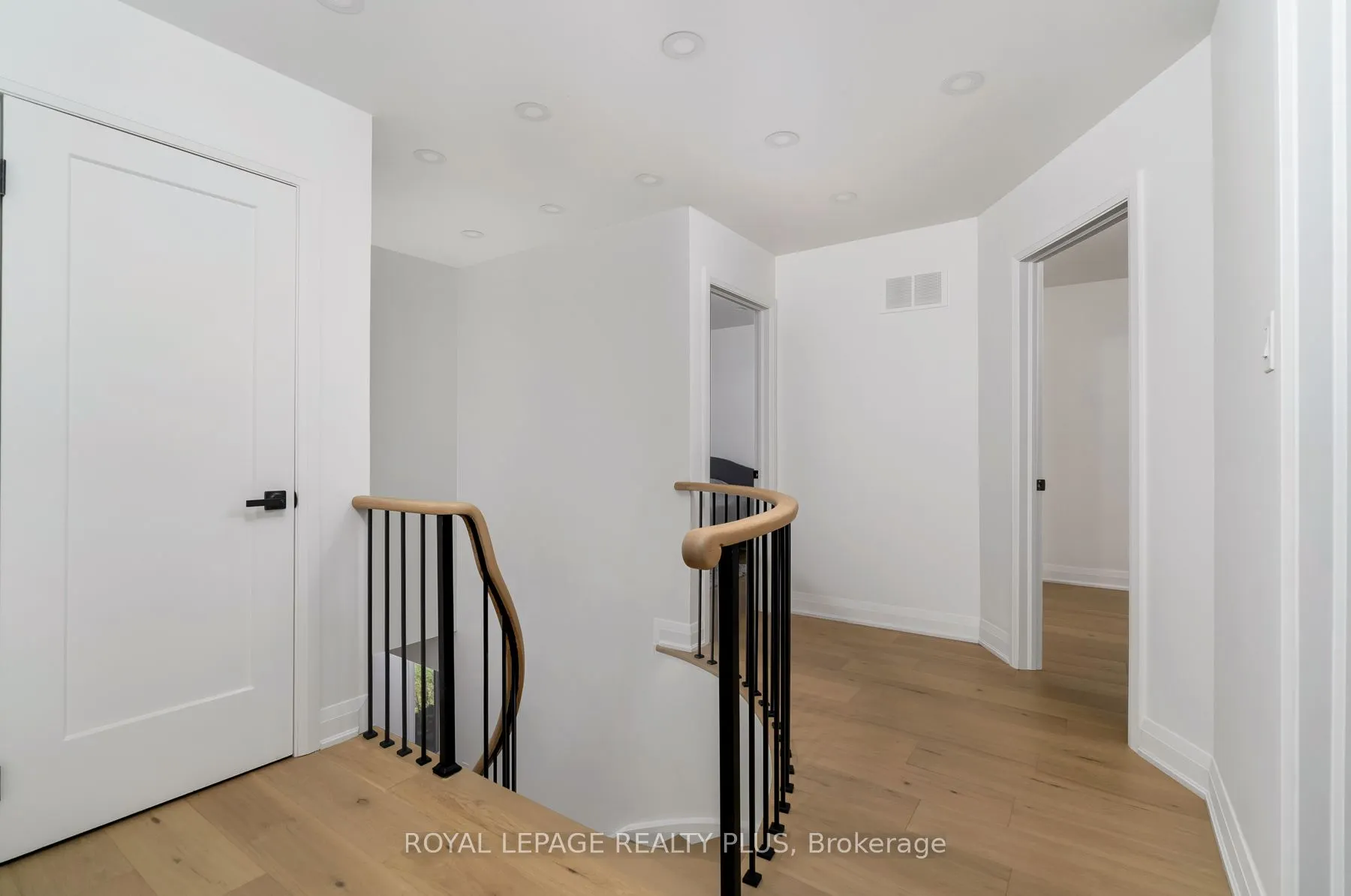 1079 Hedge Drive