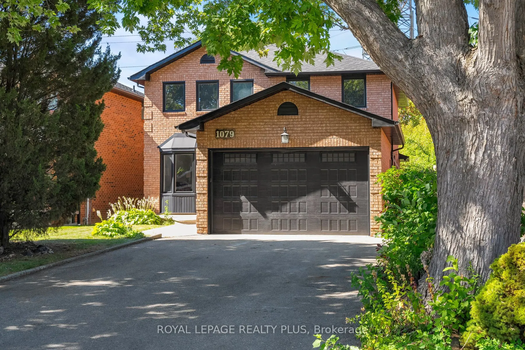 1079 Hedge Drive