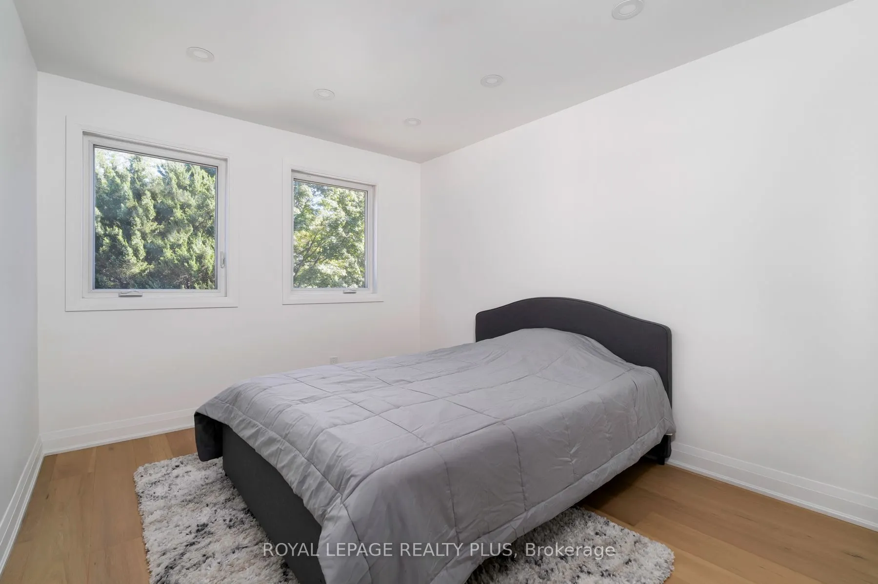 1079 Hedge Drive