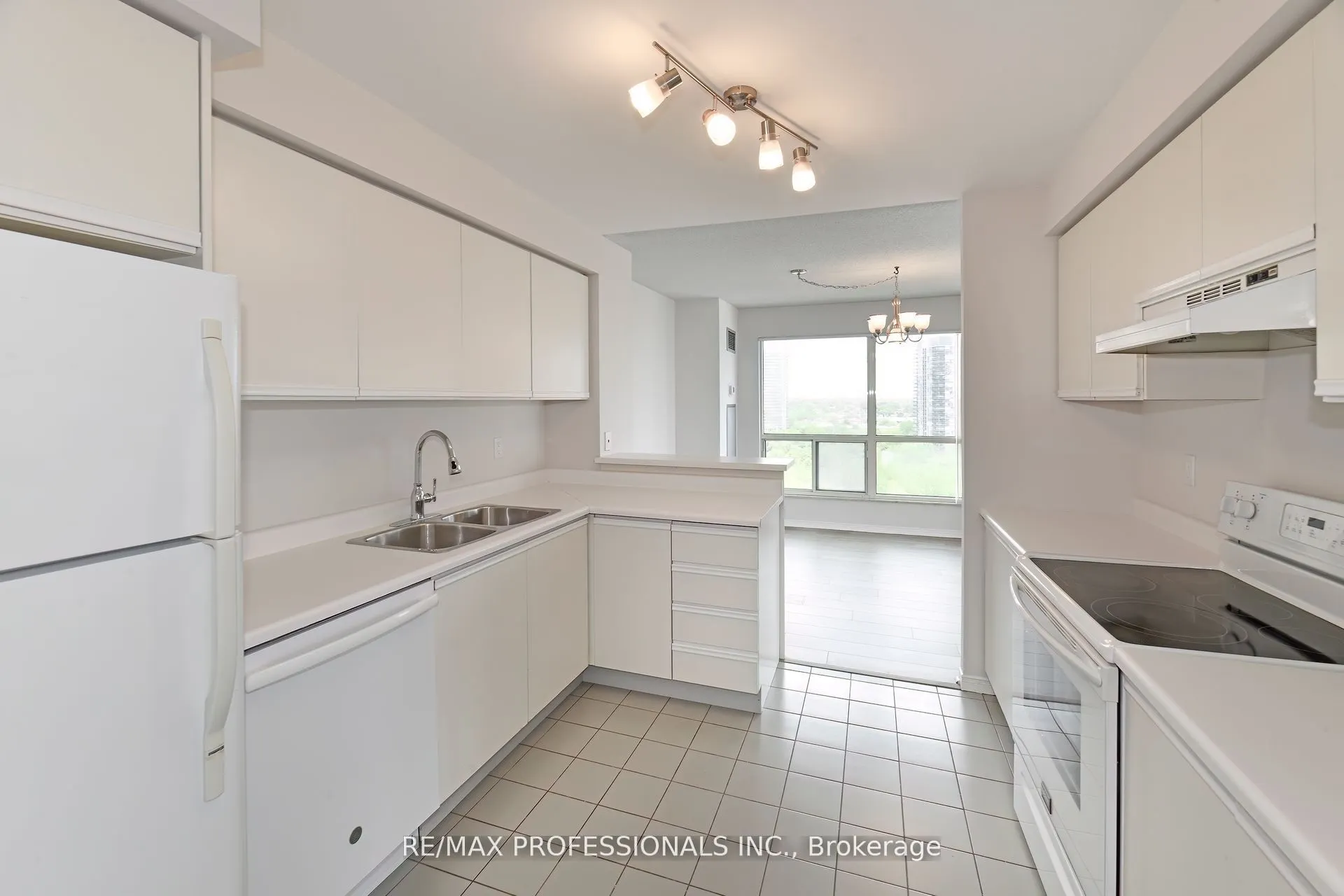 2269 Lakeshore Boulevard W, #2004