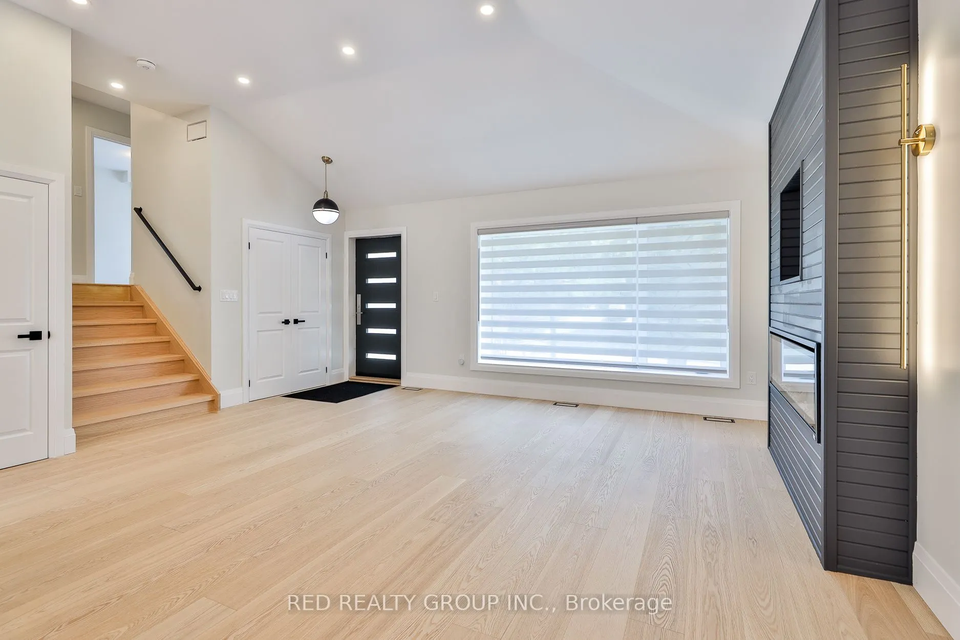 14 Calais Ave Avenue