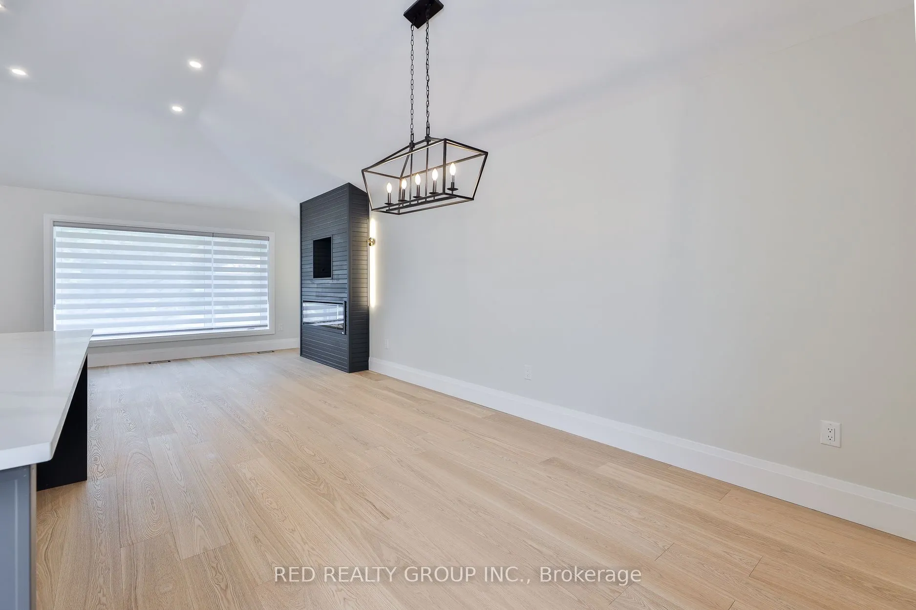 14 Calais Ave Avenue