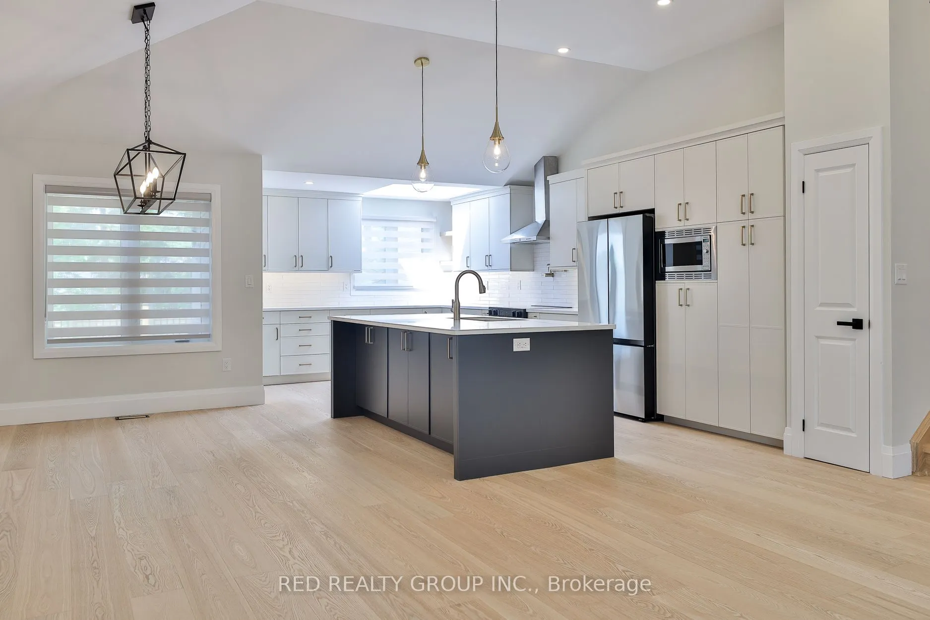 14 Calais Ave Avenue