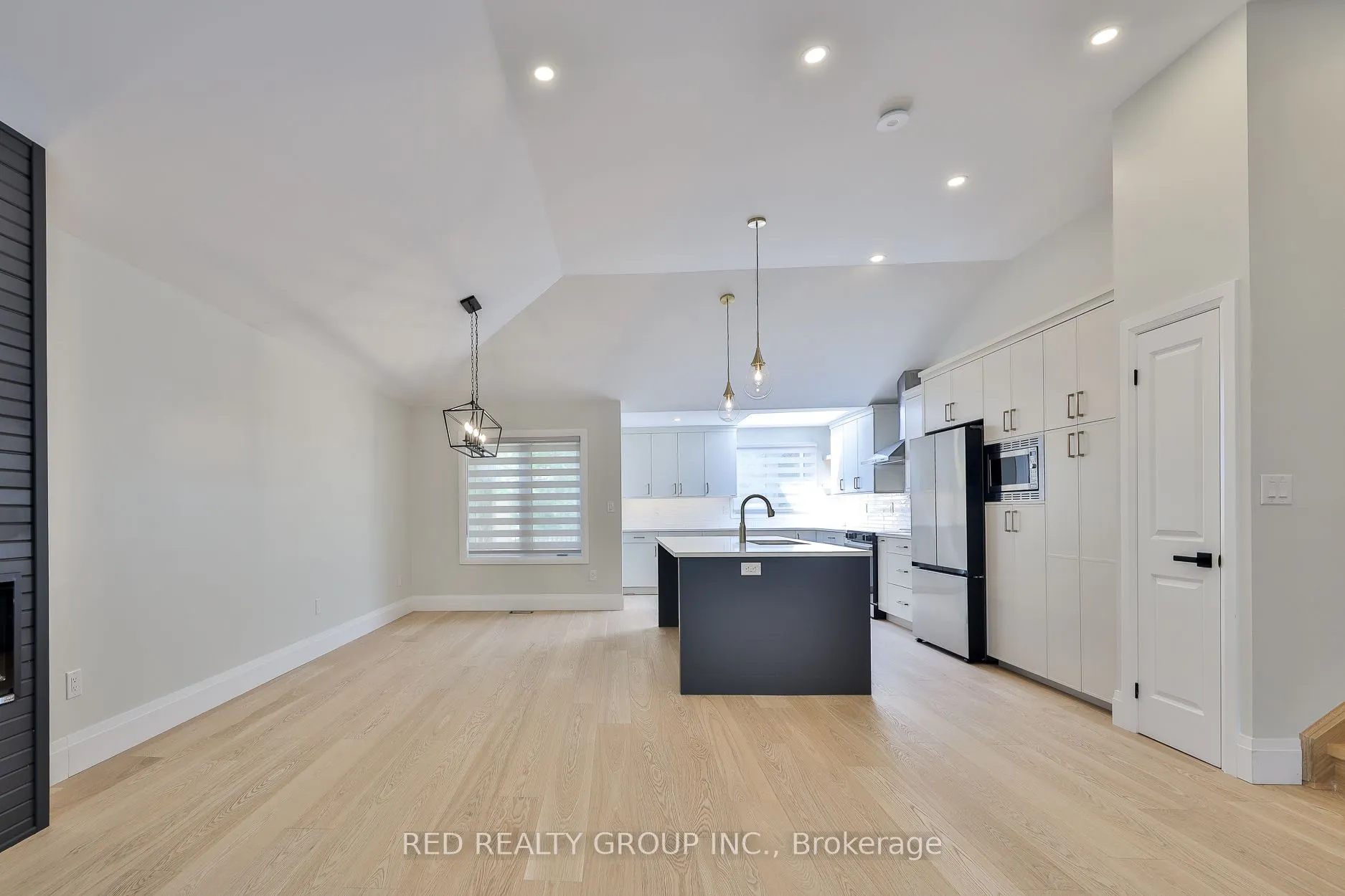 14 Calais Ave Avenue