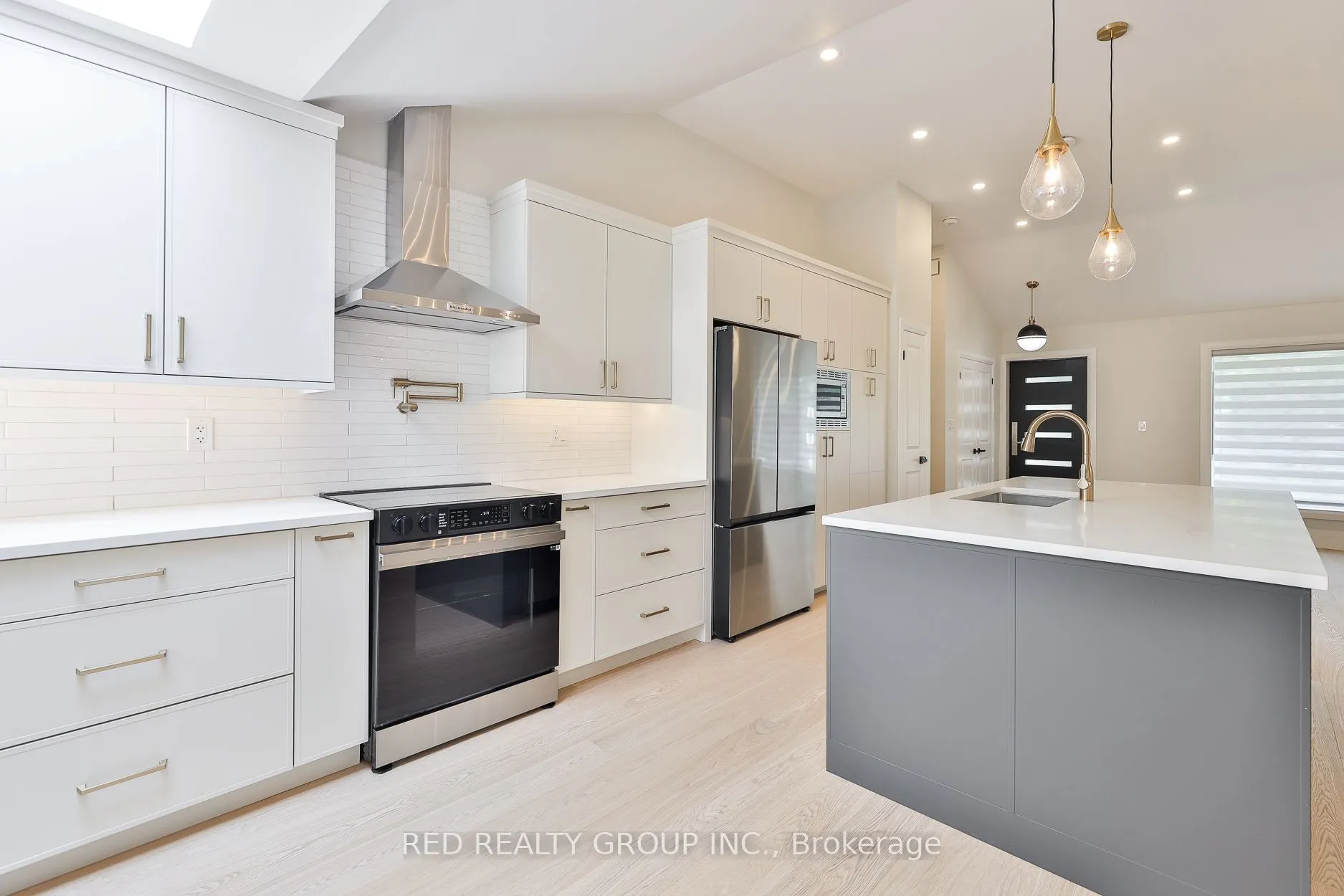 14 Calais Ave Avenue