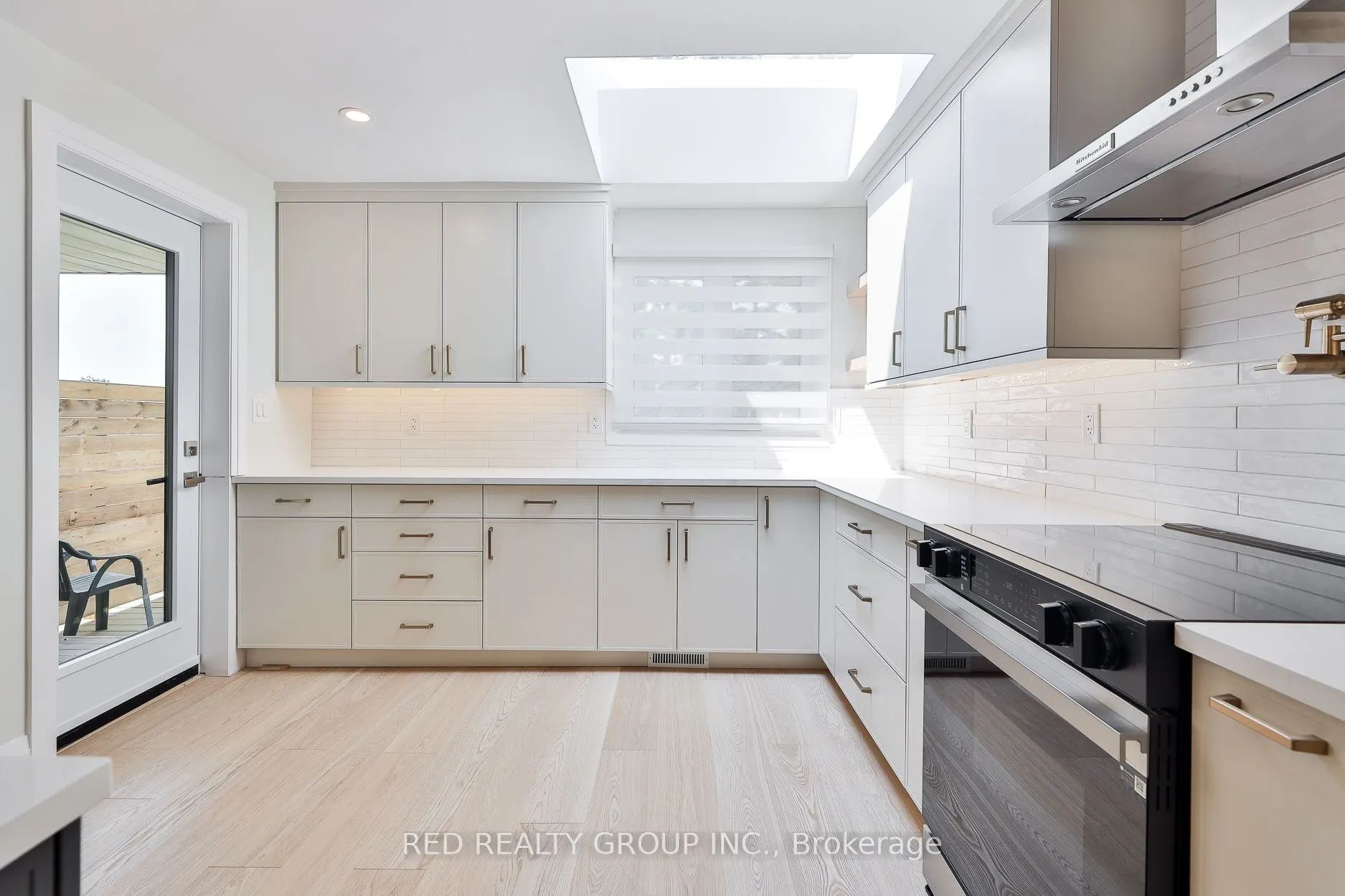 14 Calais Ave Avenue