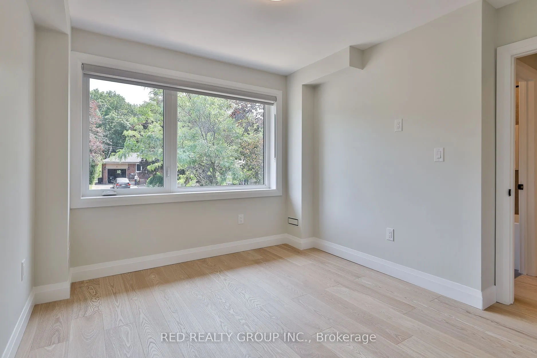 14 Calais Ave Avenue