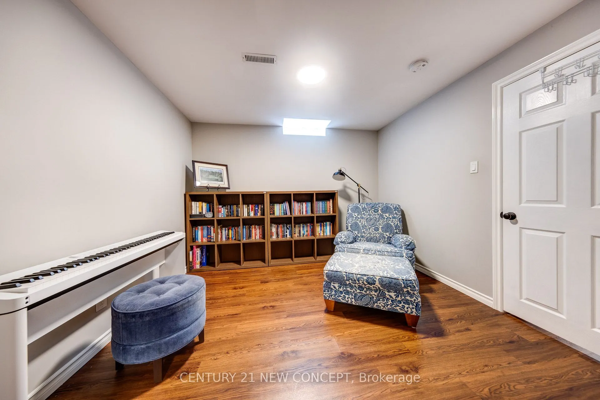 1230 Old Oak Drive