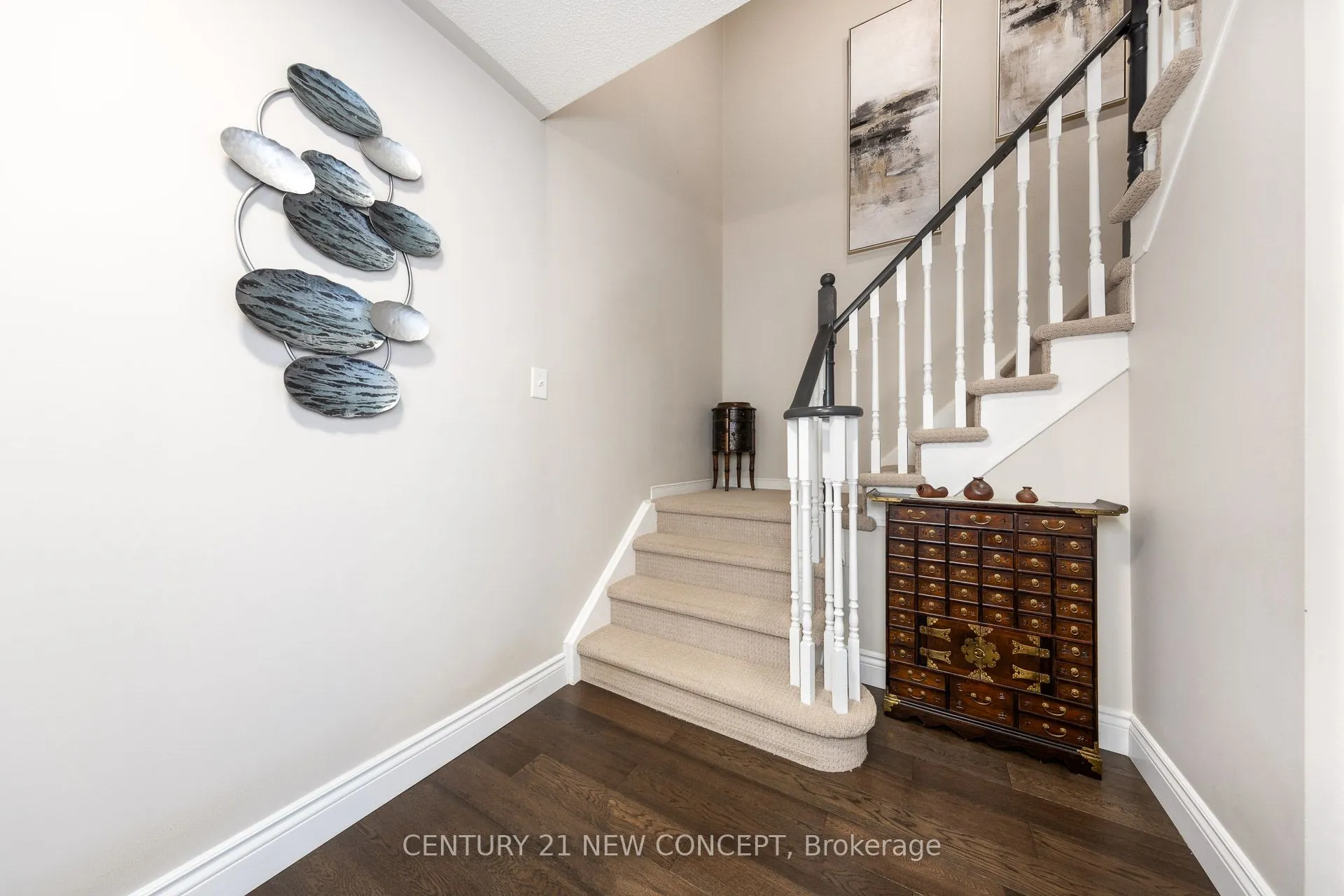 1230 Old Oak Drive