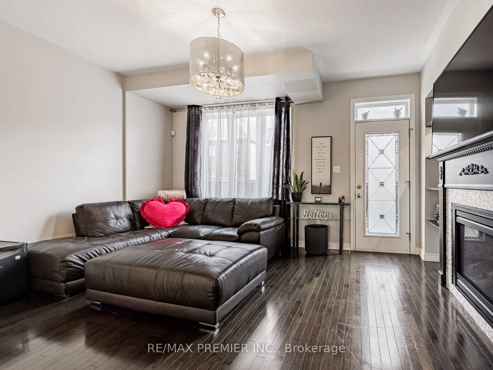 935 Transom Crescent
